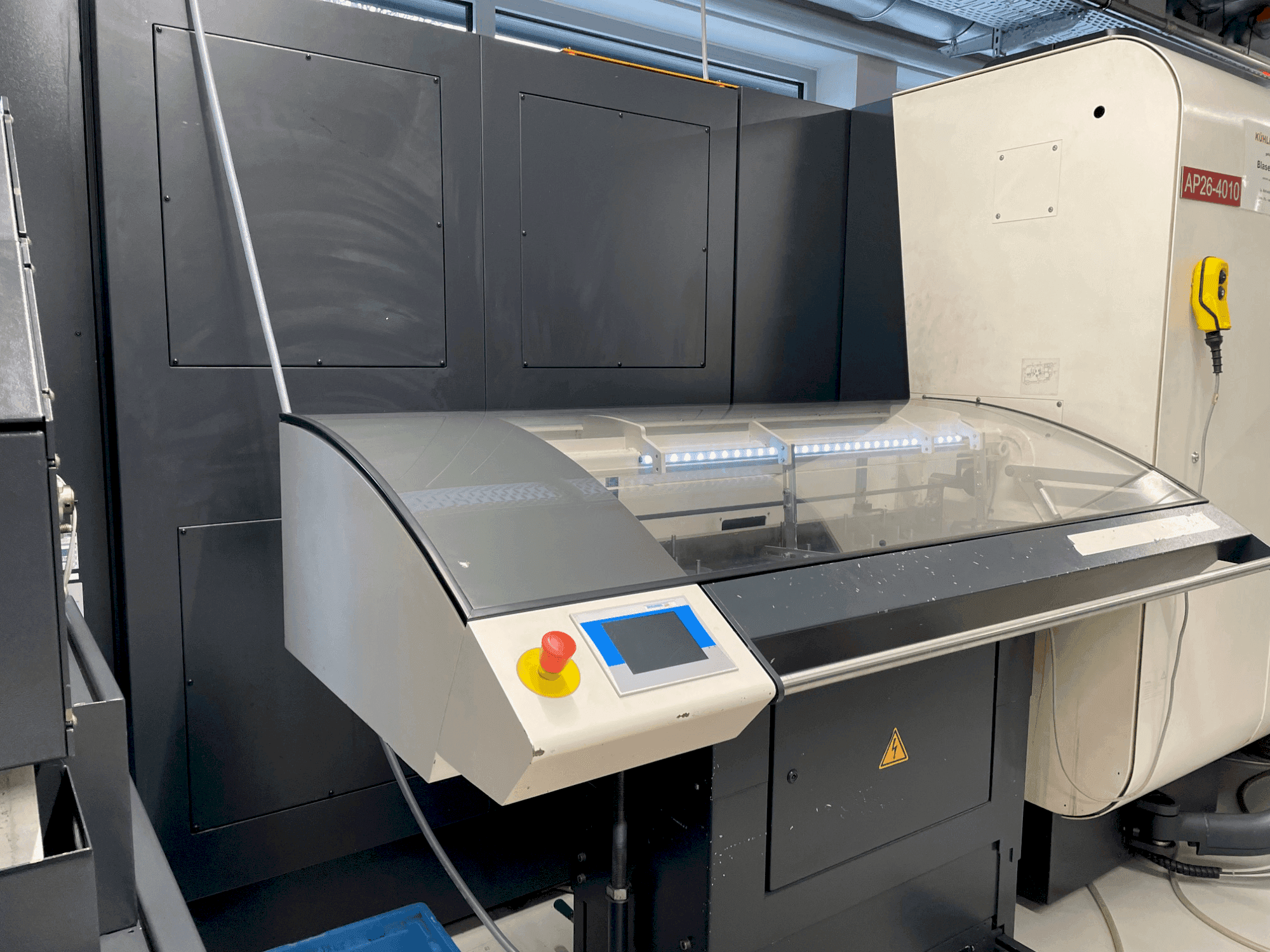 Vista Frontal  da DMG Sprint 65 3 T  máquina