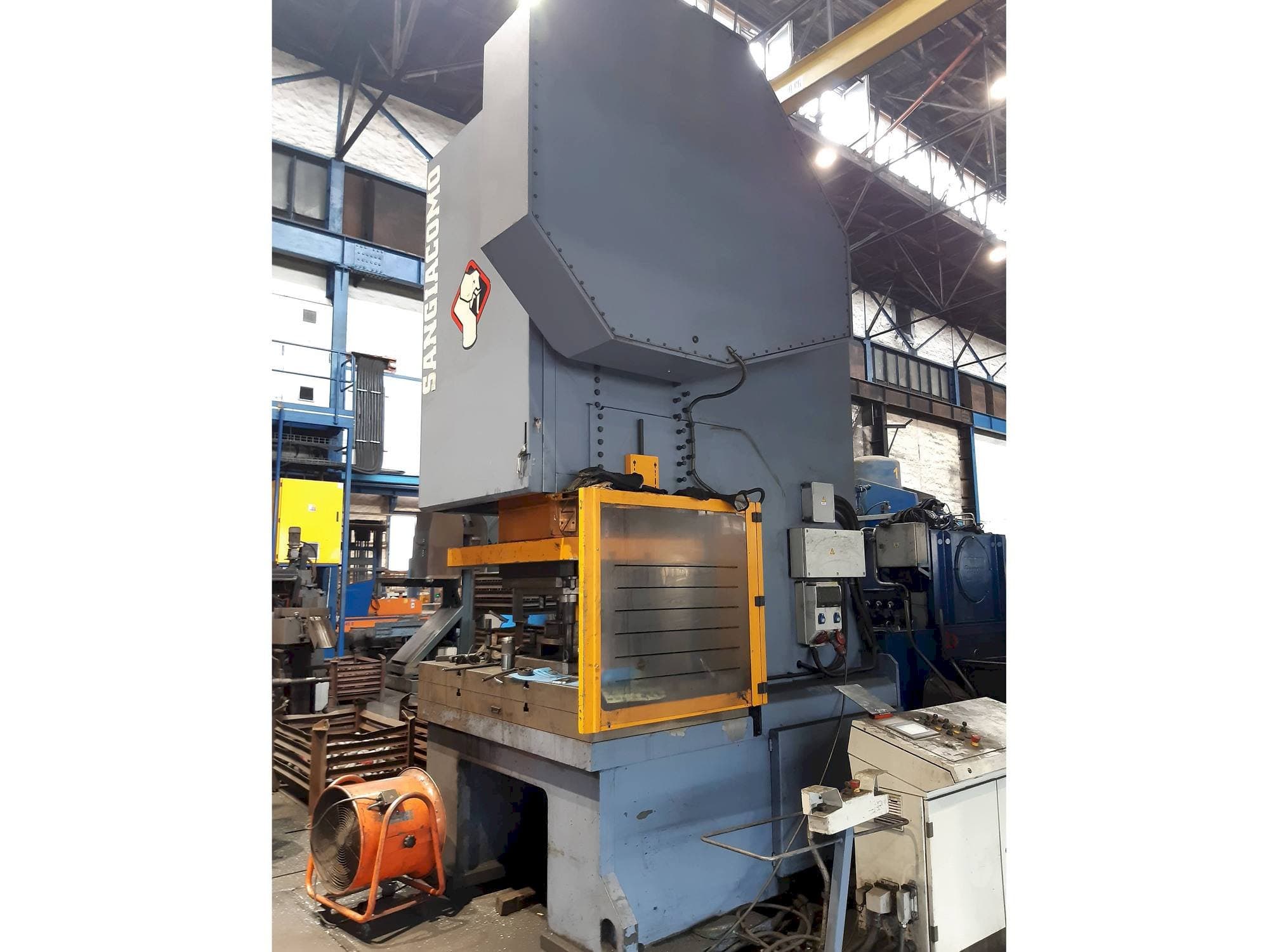 Vista Frontal  da Sangiacomo T.450 RCE  máquina