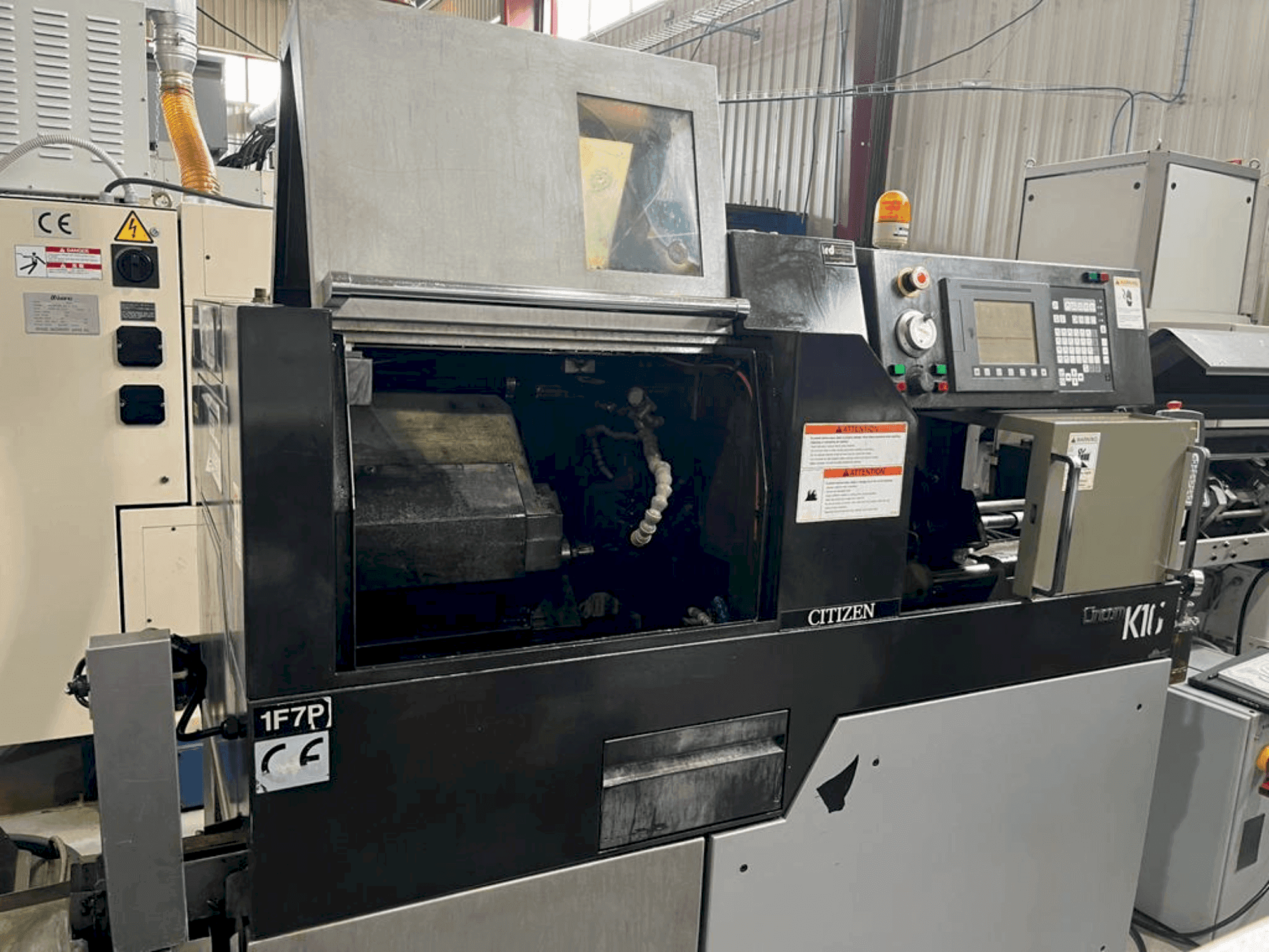 Vista Frontal  da Citizen Cincom K16 VII  máquina