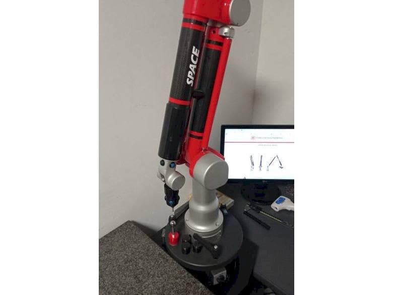 Vista Frontal  da Tomelleri Engineering Space - 6 Axes  máquina