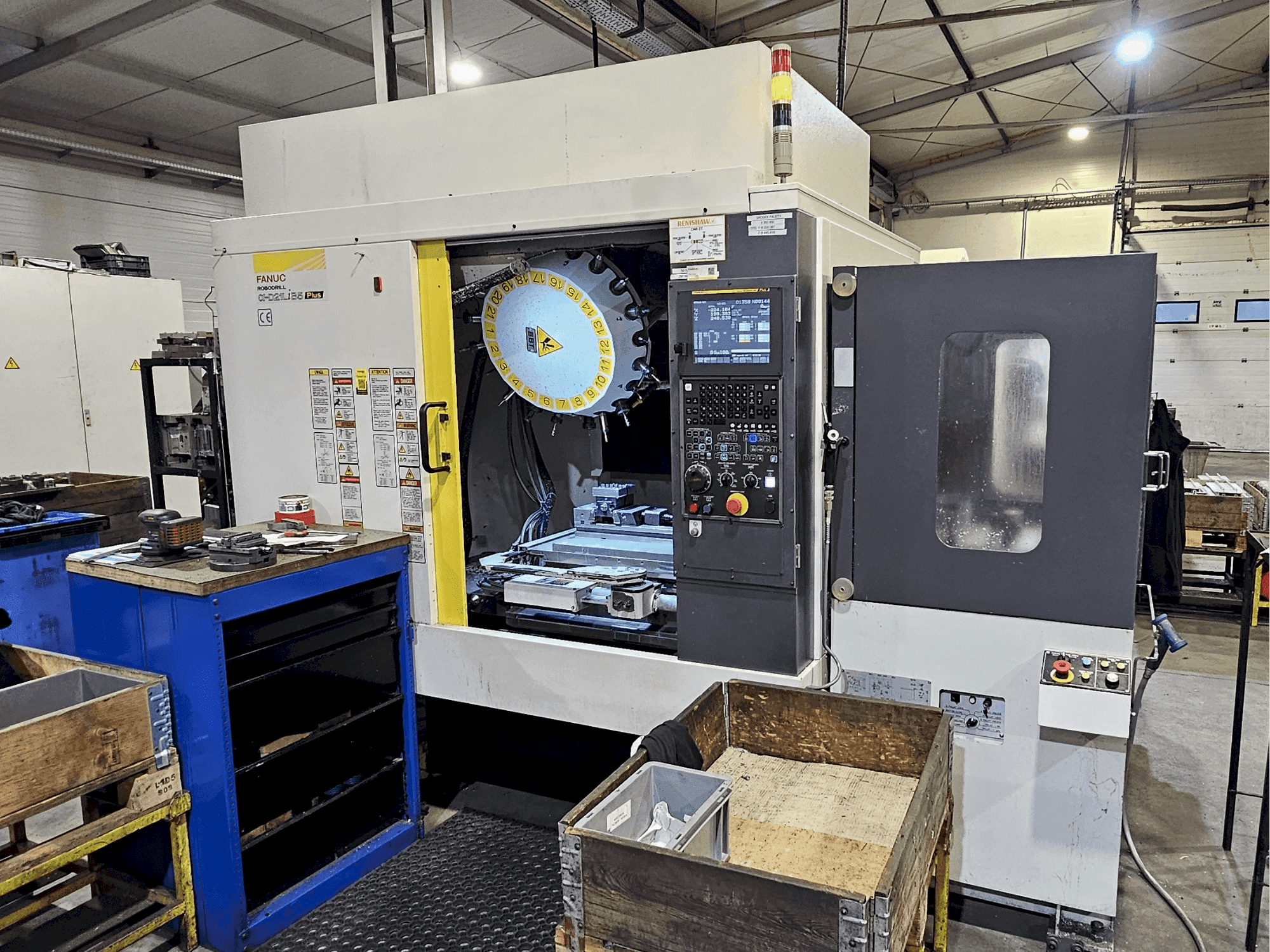 Vista Frontal  da FANUC Robodrill α-D21L iB 5 Plus  máquina