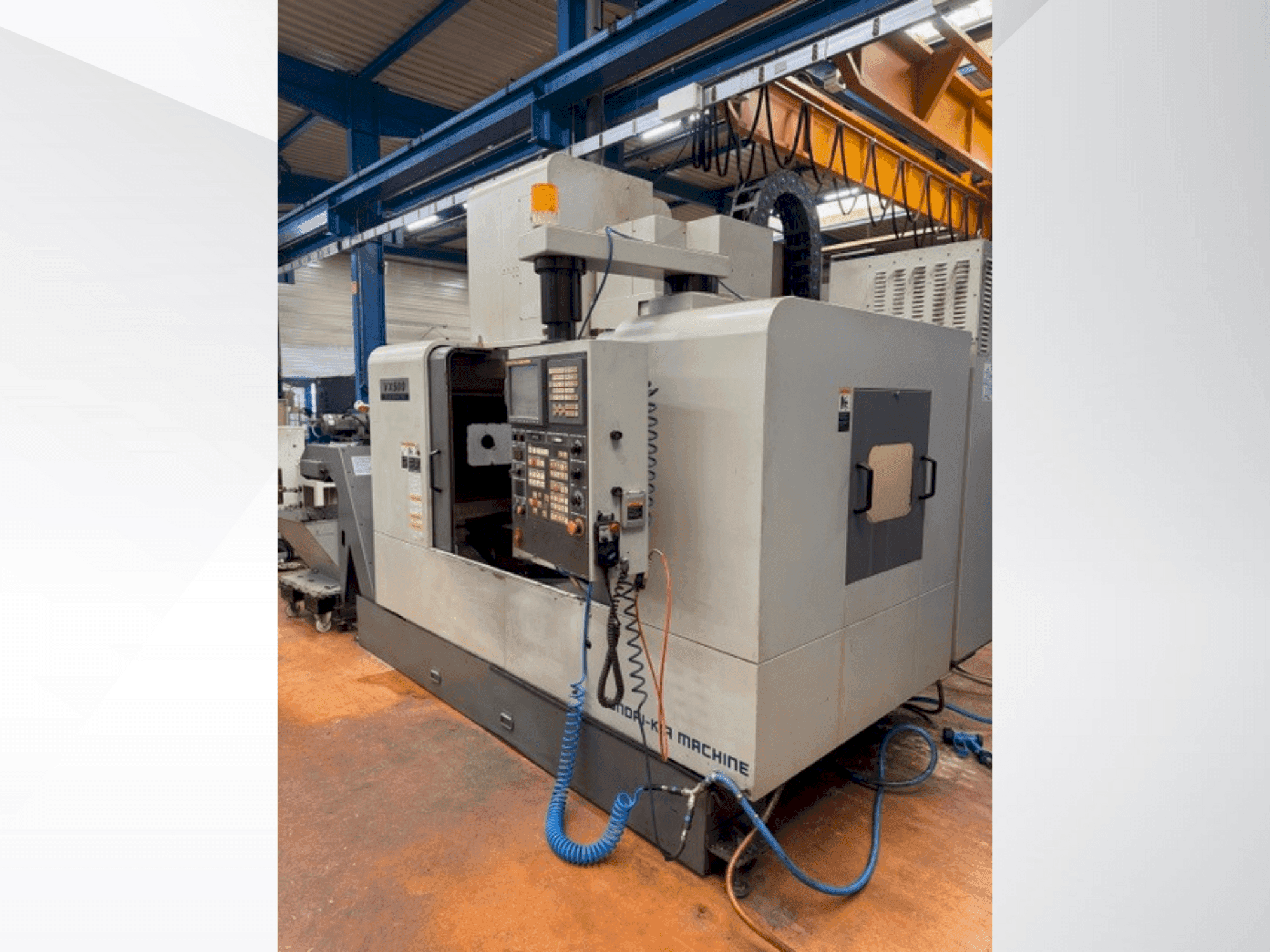 Vista Frontal  da HYUNDAI KIA VX500  máquina