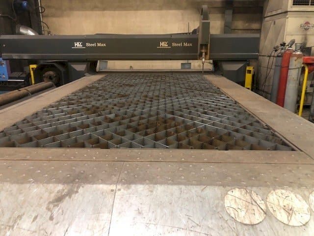 Vista Frontal  da Hypertherm HPm Steel Max HPR130  máquina