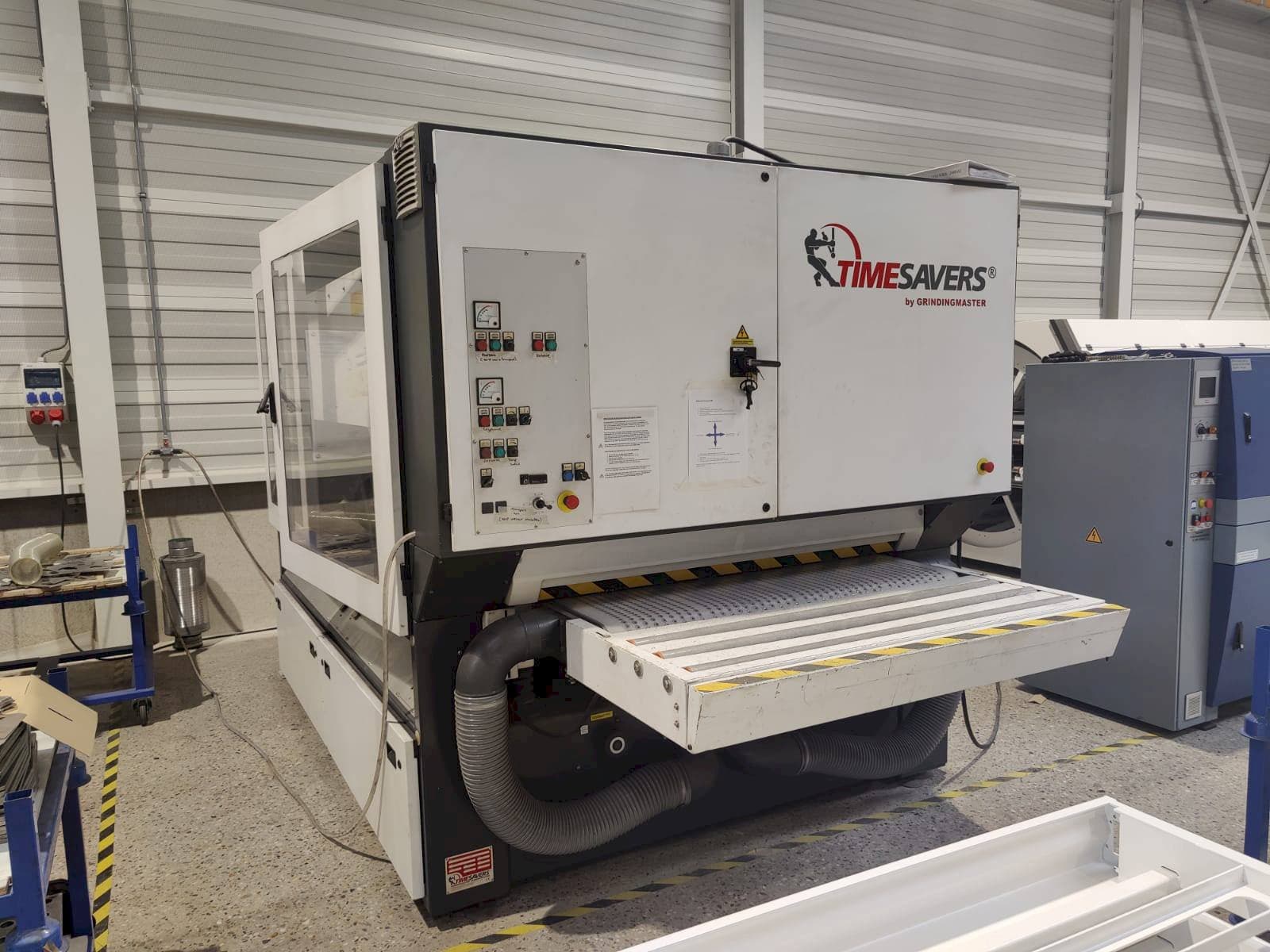 Vista Frontal  da TIMESAVERS 42-series-1350-WRB  máquina