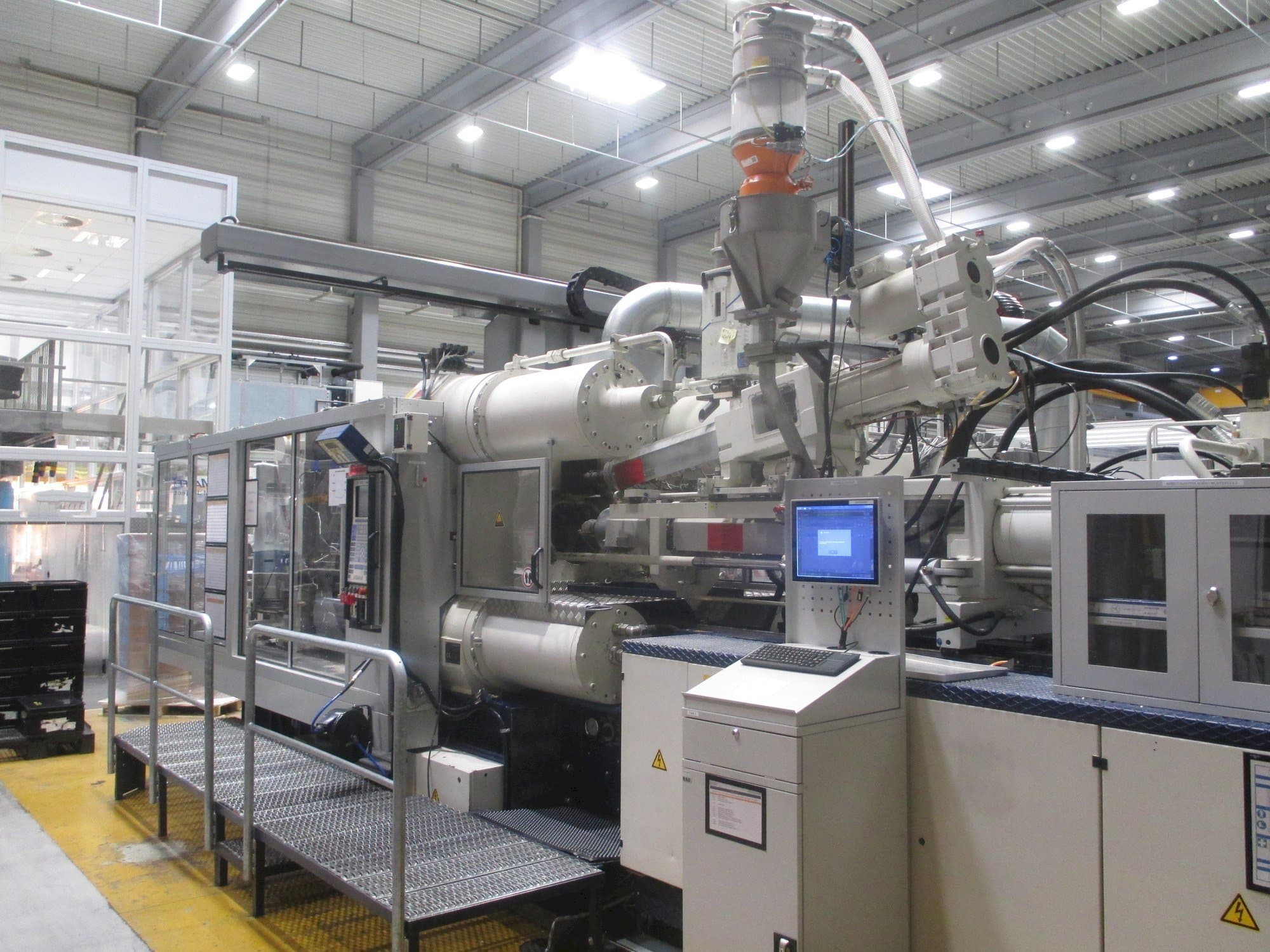 Vista Frontal  da Krauss Maffei 575-1900-520-C2  máquina