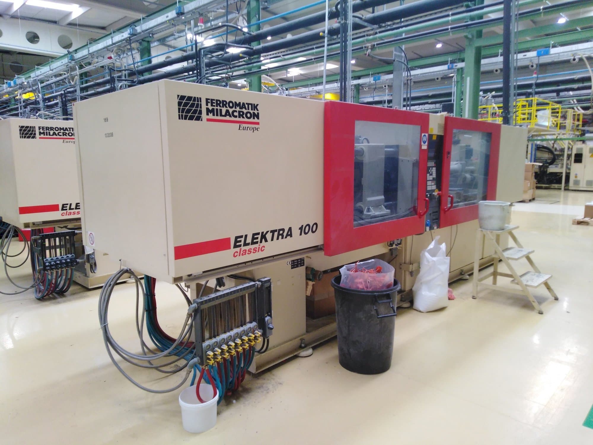 Vista Frontal  da Ferromatik Electra 100  máquina