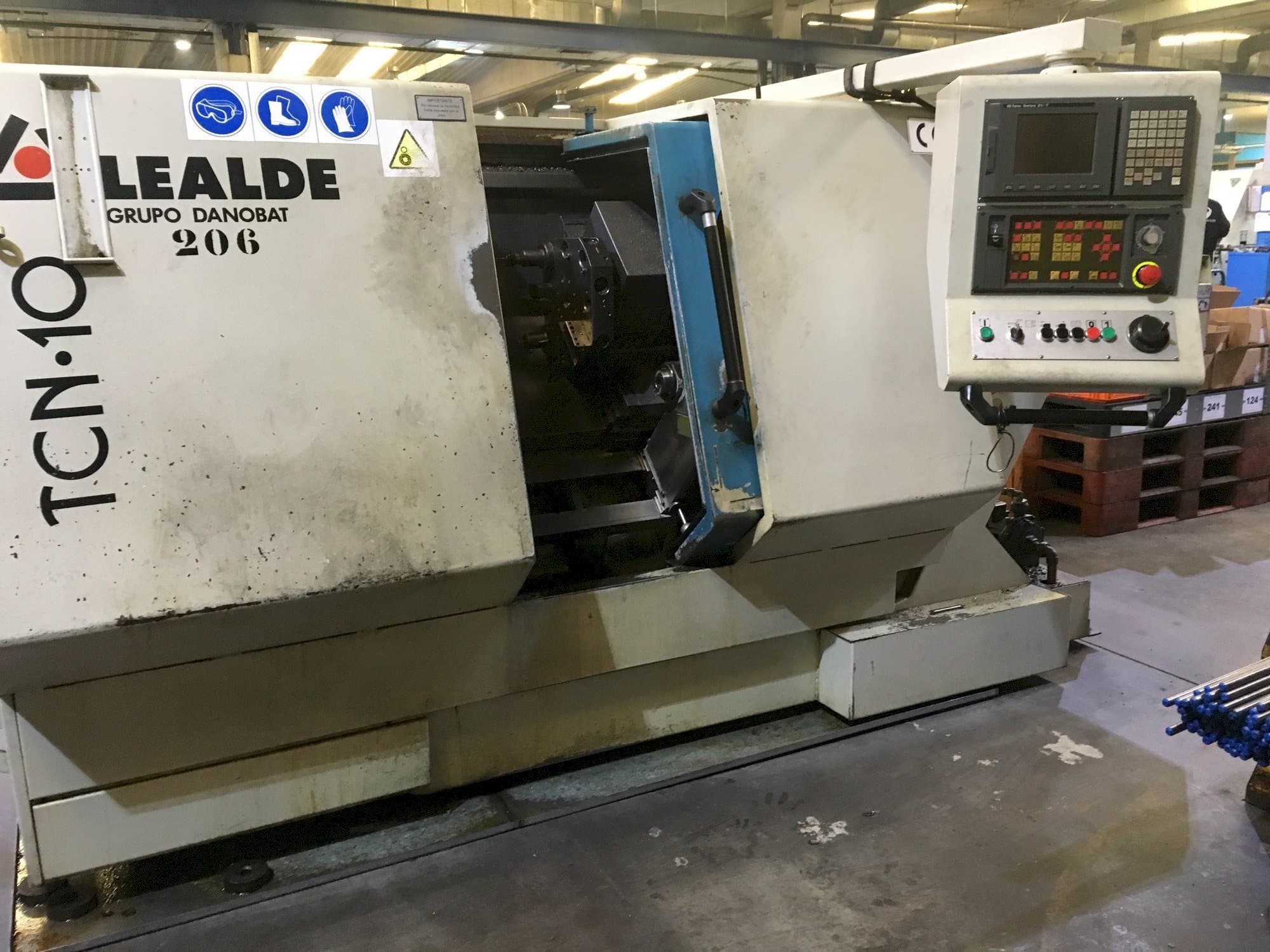 Vista Frontal  da Lealde TCN10  máquina