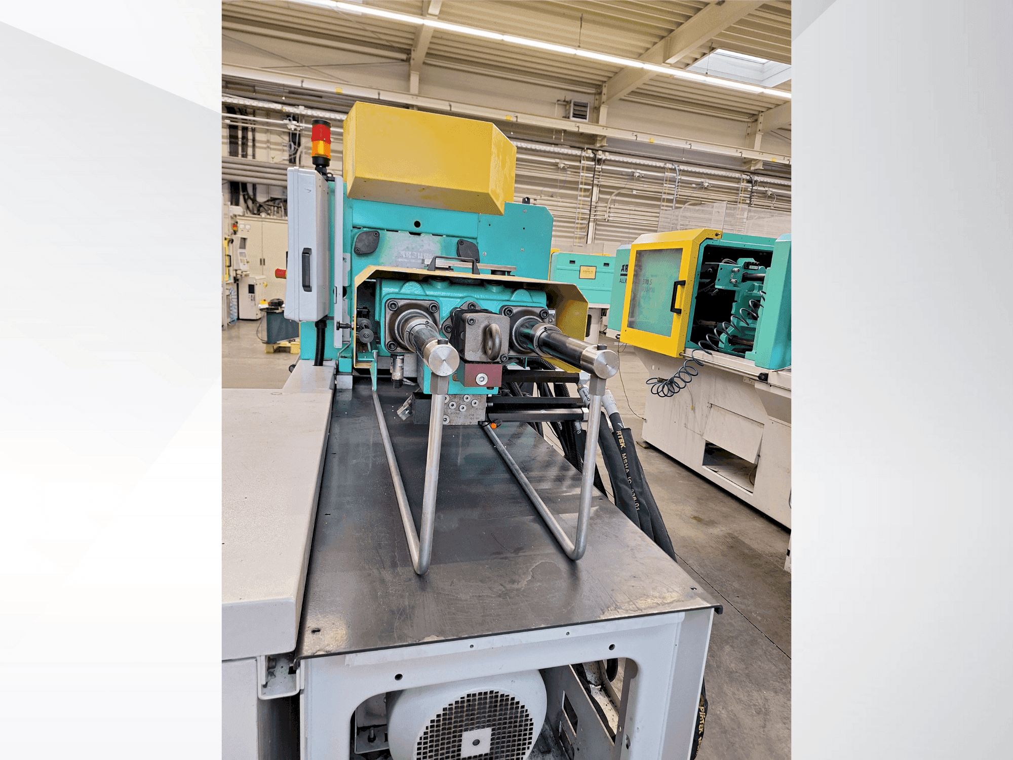 Vista Frontal  da Arburg 370 S 600 - 170  máquina