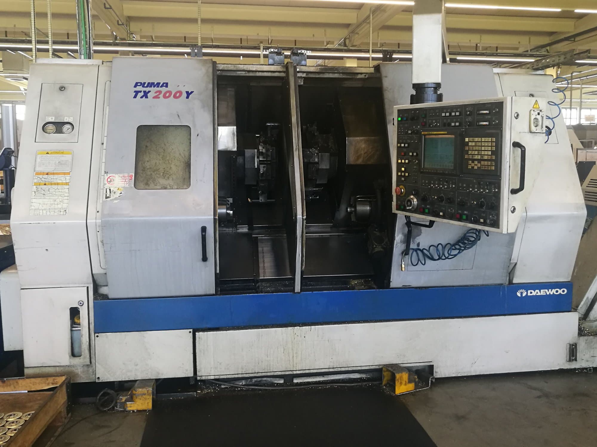 Vista Frontal  da DAEWOO PUMA TX200Y  máquina