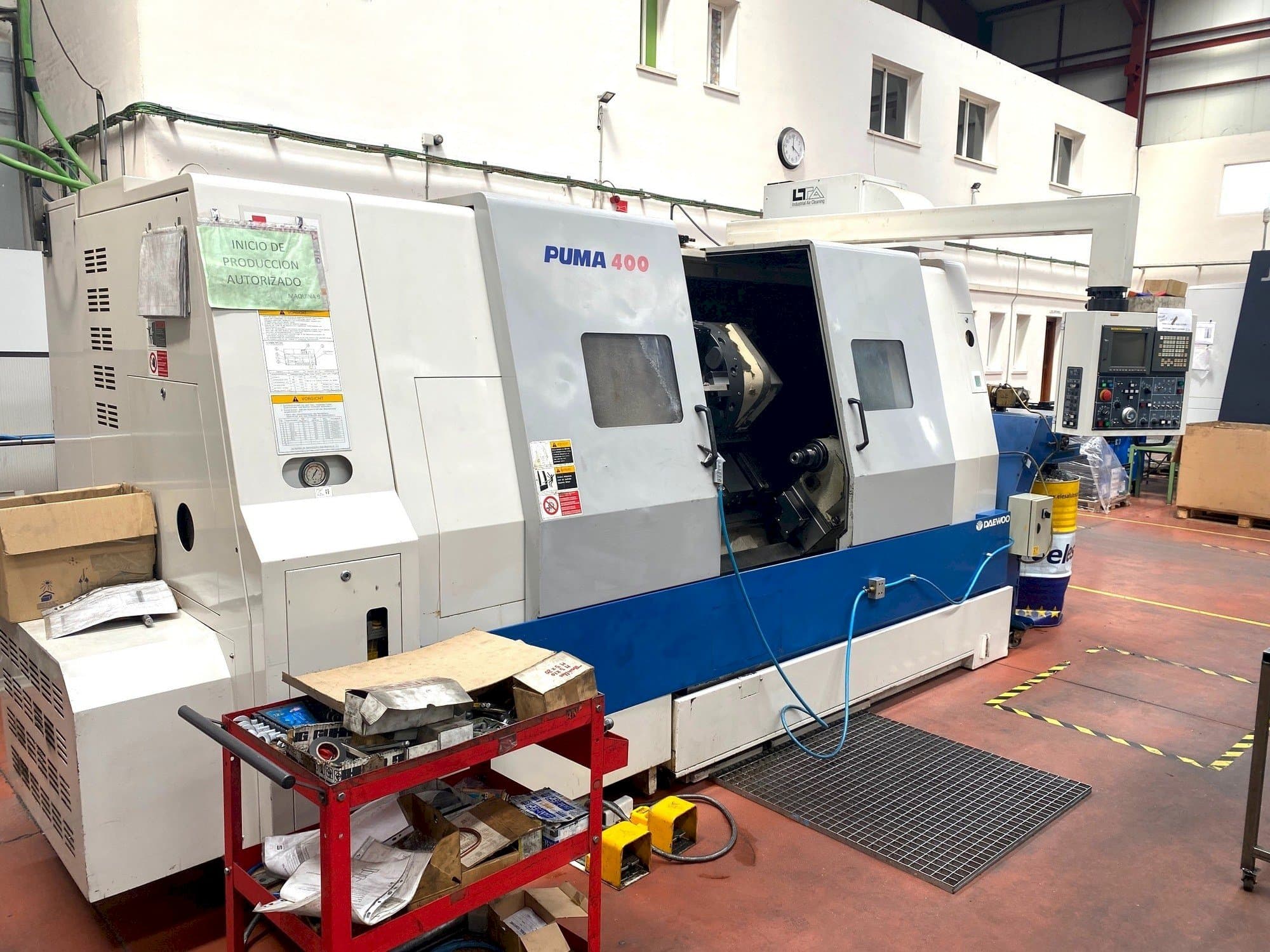 Vista Frontal  da DAEWOO PUMA 400  máquina