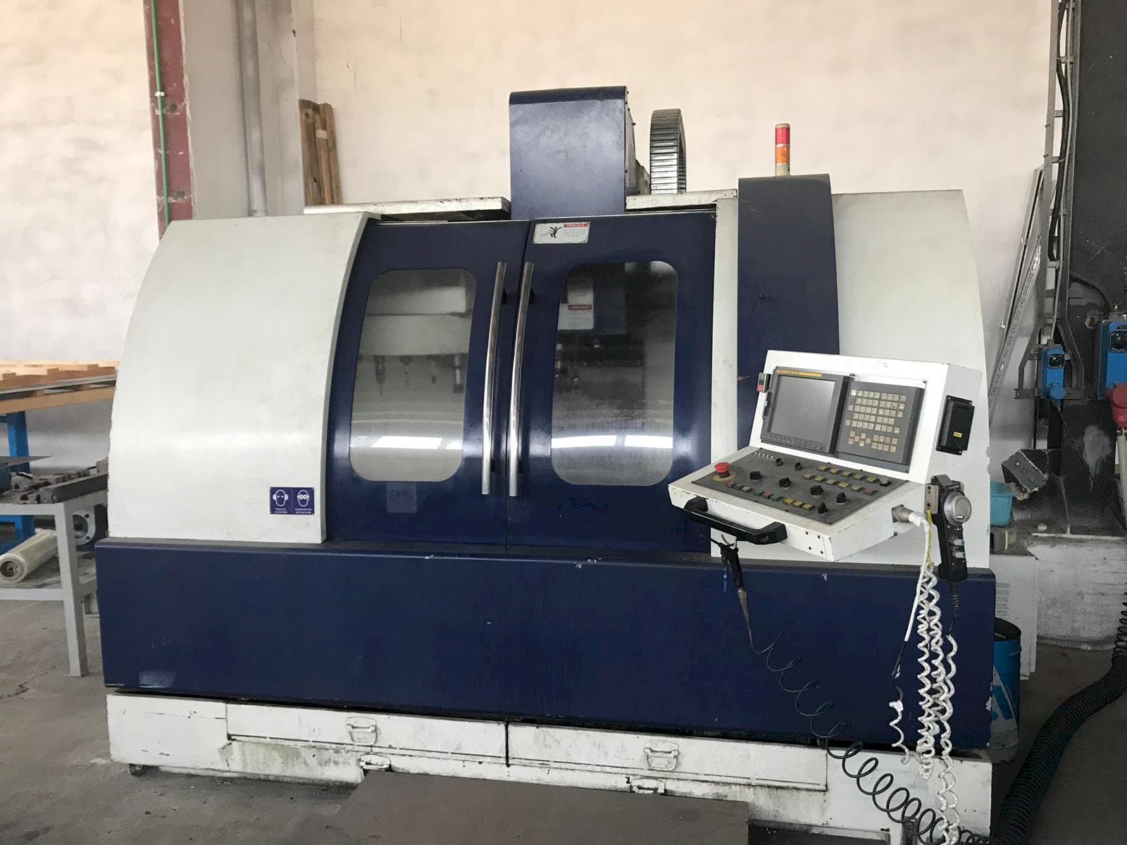 Vista Frontal  da Euma Spinner CAMS 200  máquina