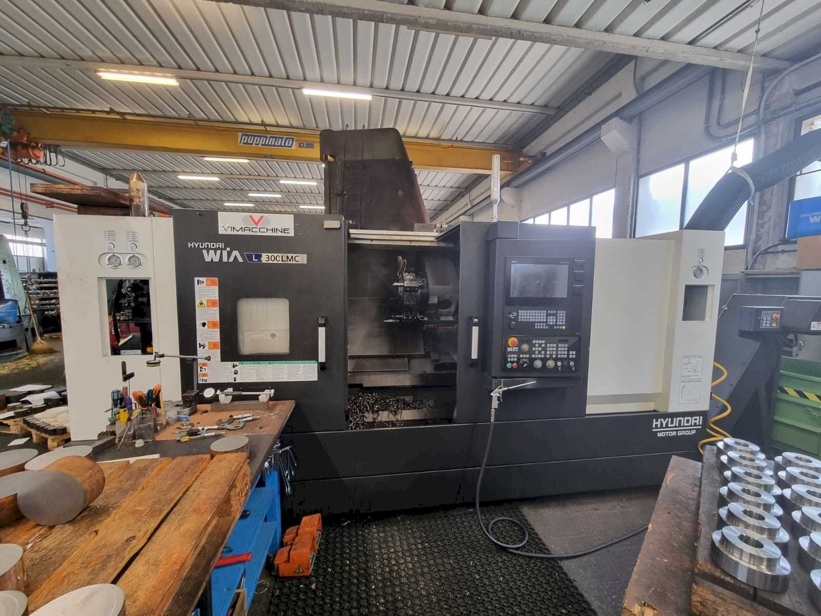 Vista Frontal  da Hyundai Wia L300 LMC  máquina