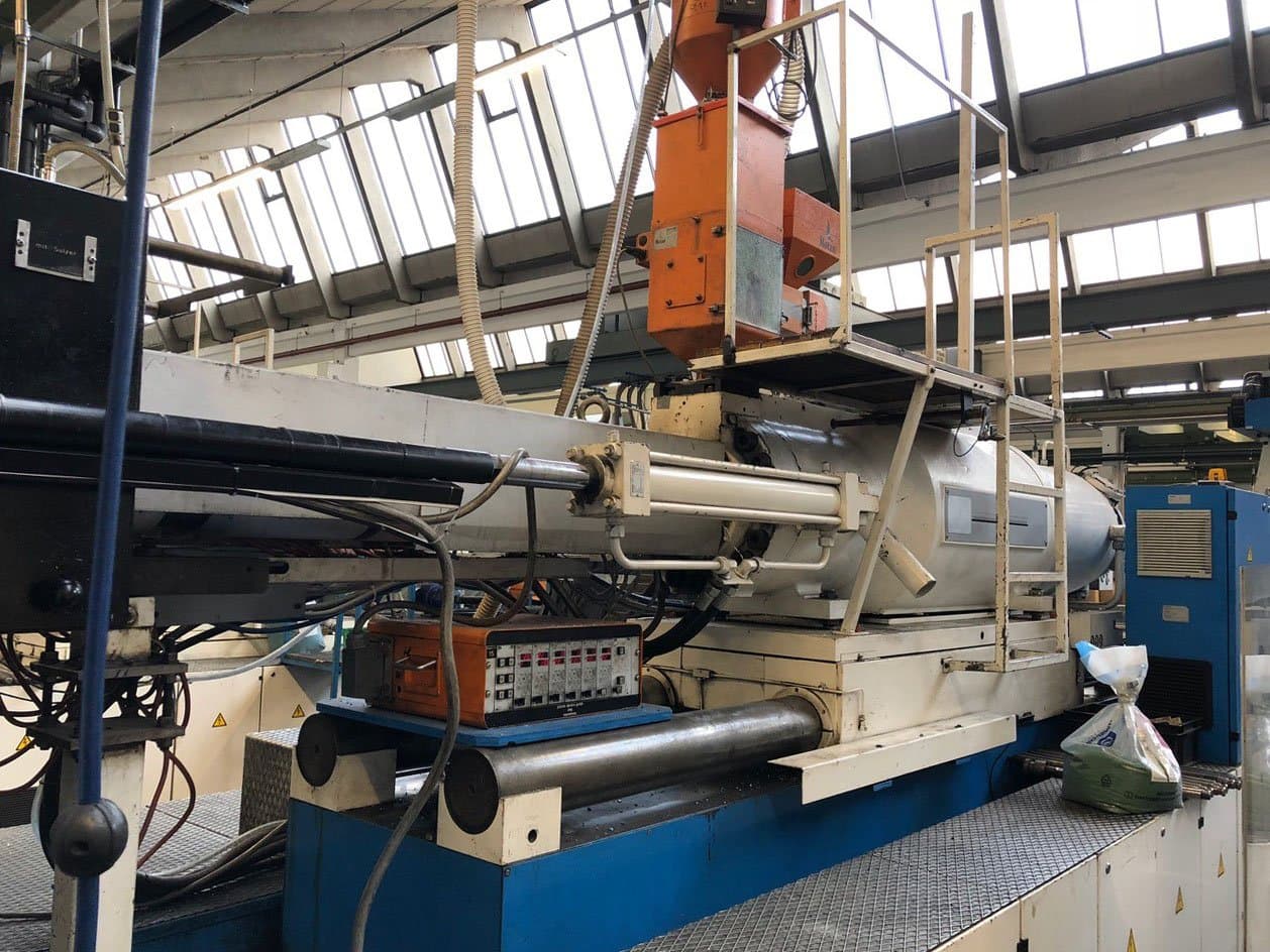 Espaço de trabalho  da ENGEL ES 7000/800  máquina