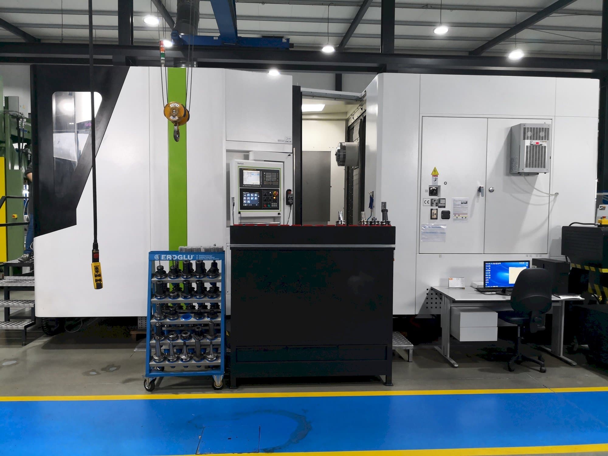 Vista Frontal  da Hartford HMC-10  máquina