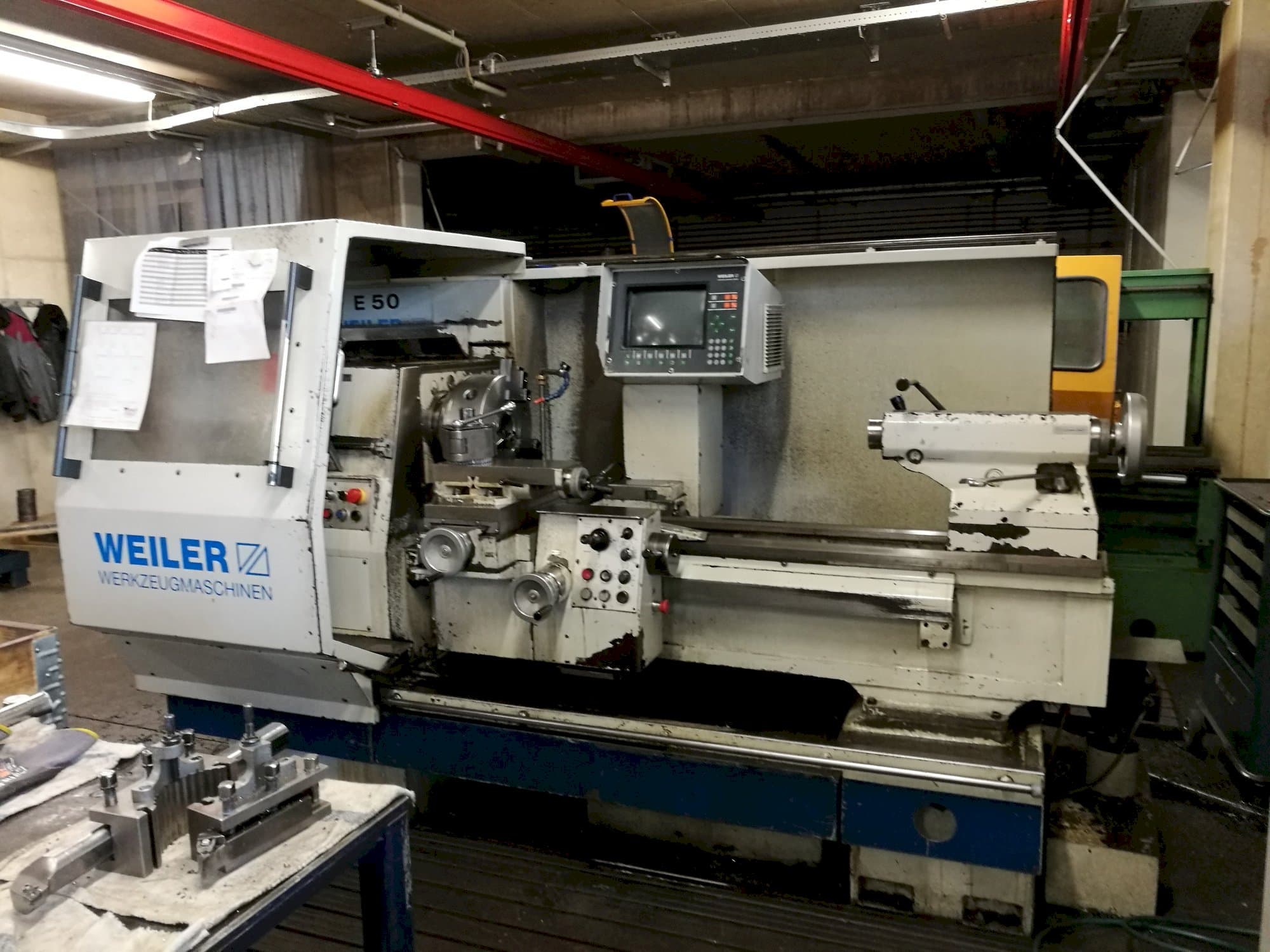 Vista Frontal  da Weiler E50/1  máquina