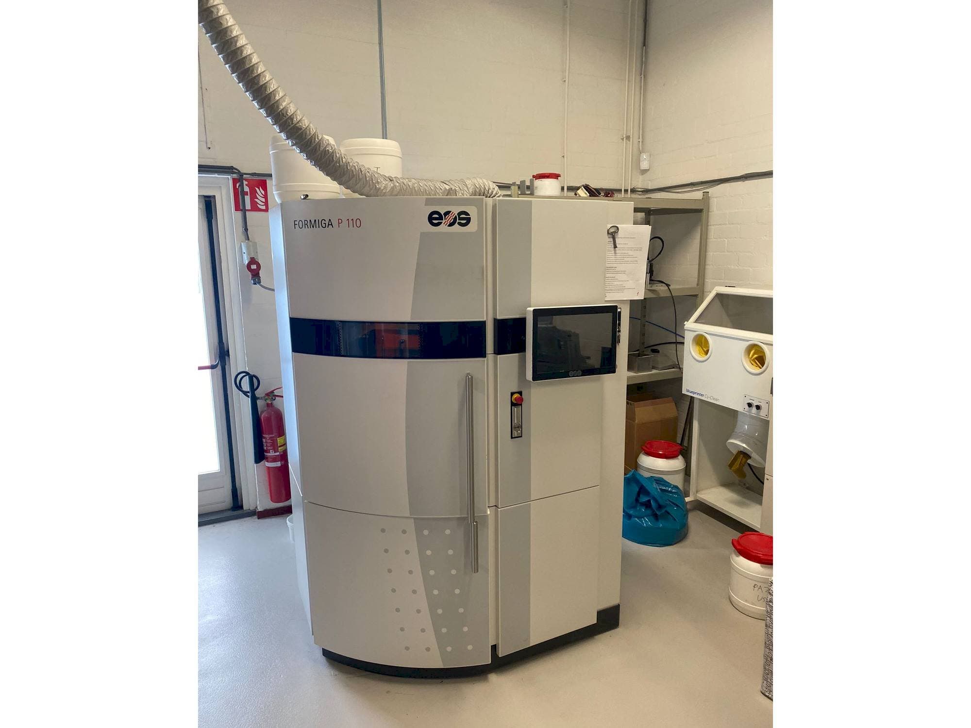 Vista Frontal  da EOS Formiga P 110  máquina