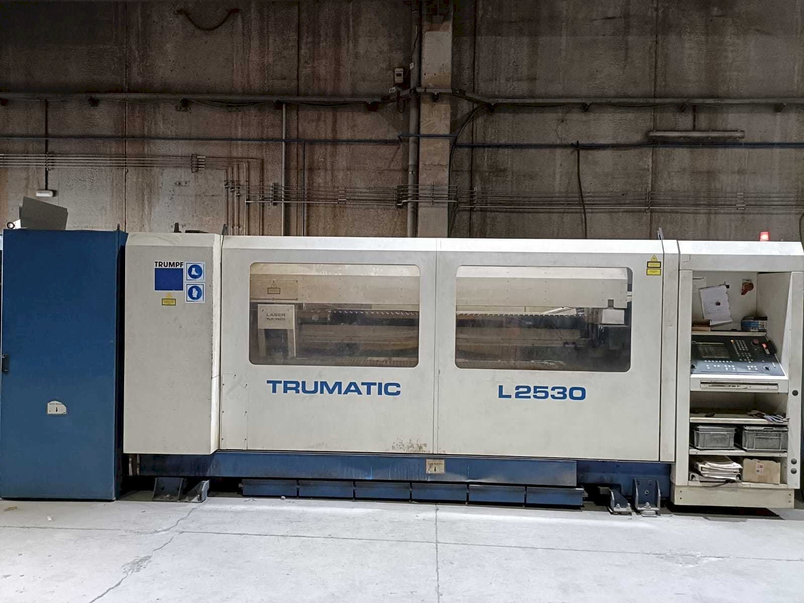 Vista Frontal  da Trumpf Trumatic L2530  máquina