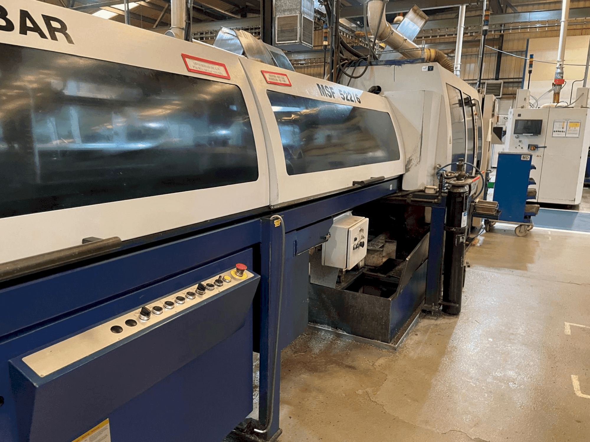 Vista Frontal  da Tornos-Bechler MultiDeco 26-6 (2000)  máquina