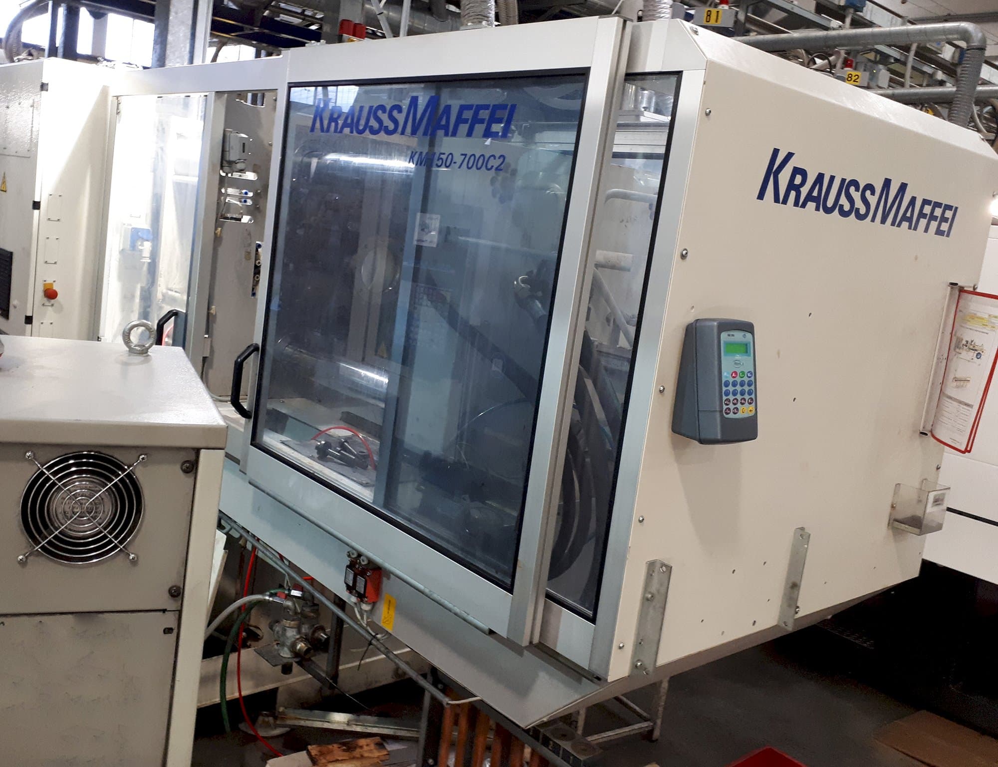 Vista Direita  da Krauss Maffei C2 150-700  máquina