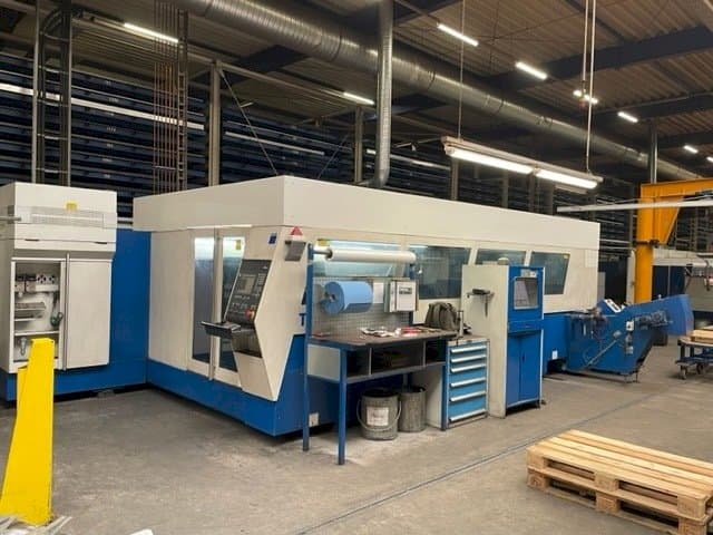 Vista Frontal  da Trumpf TruLaser 5040 classic  máquina