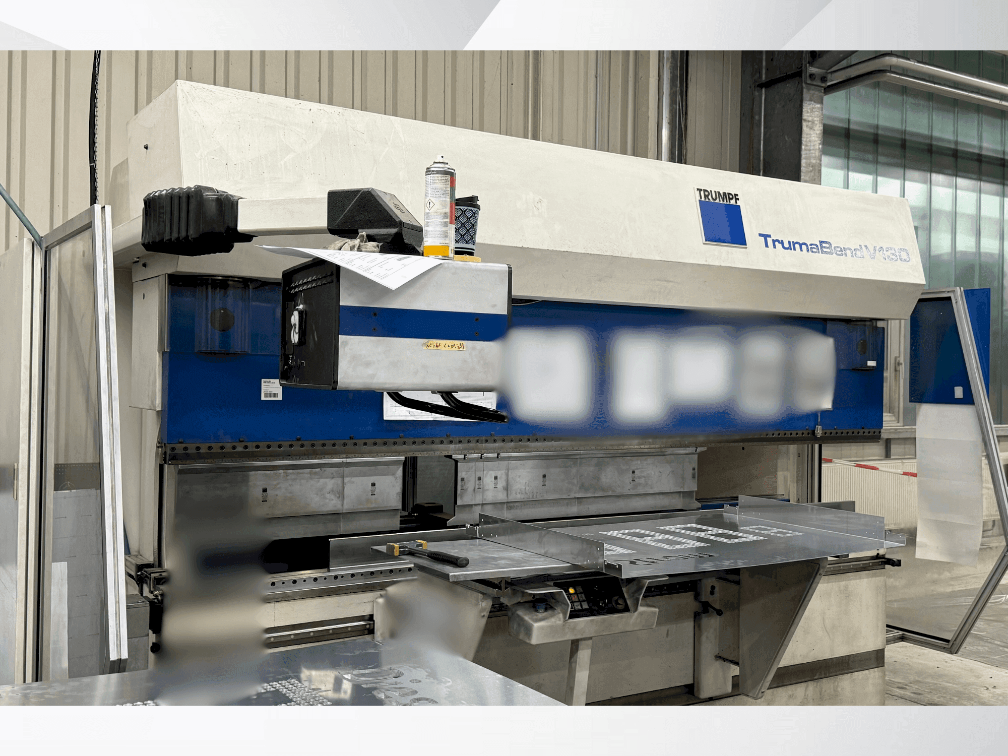Vista Frontal  da TRUMPF TrumaBend V130  máquina
