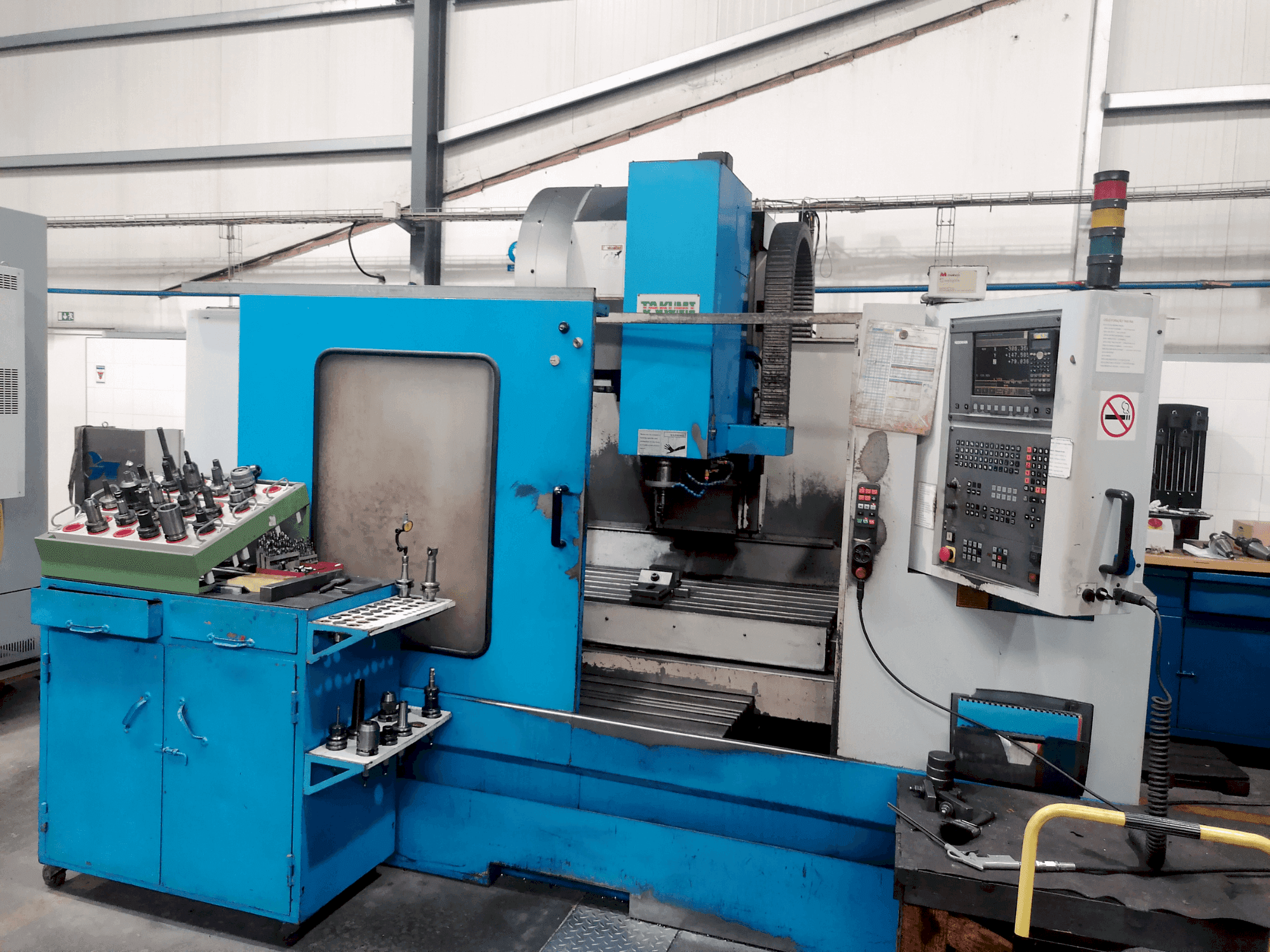 Vista Frontal  da Takumi V11  máquina