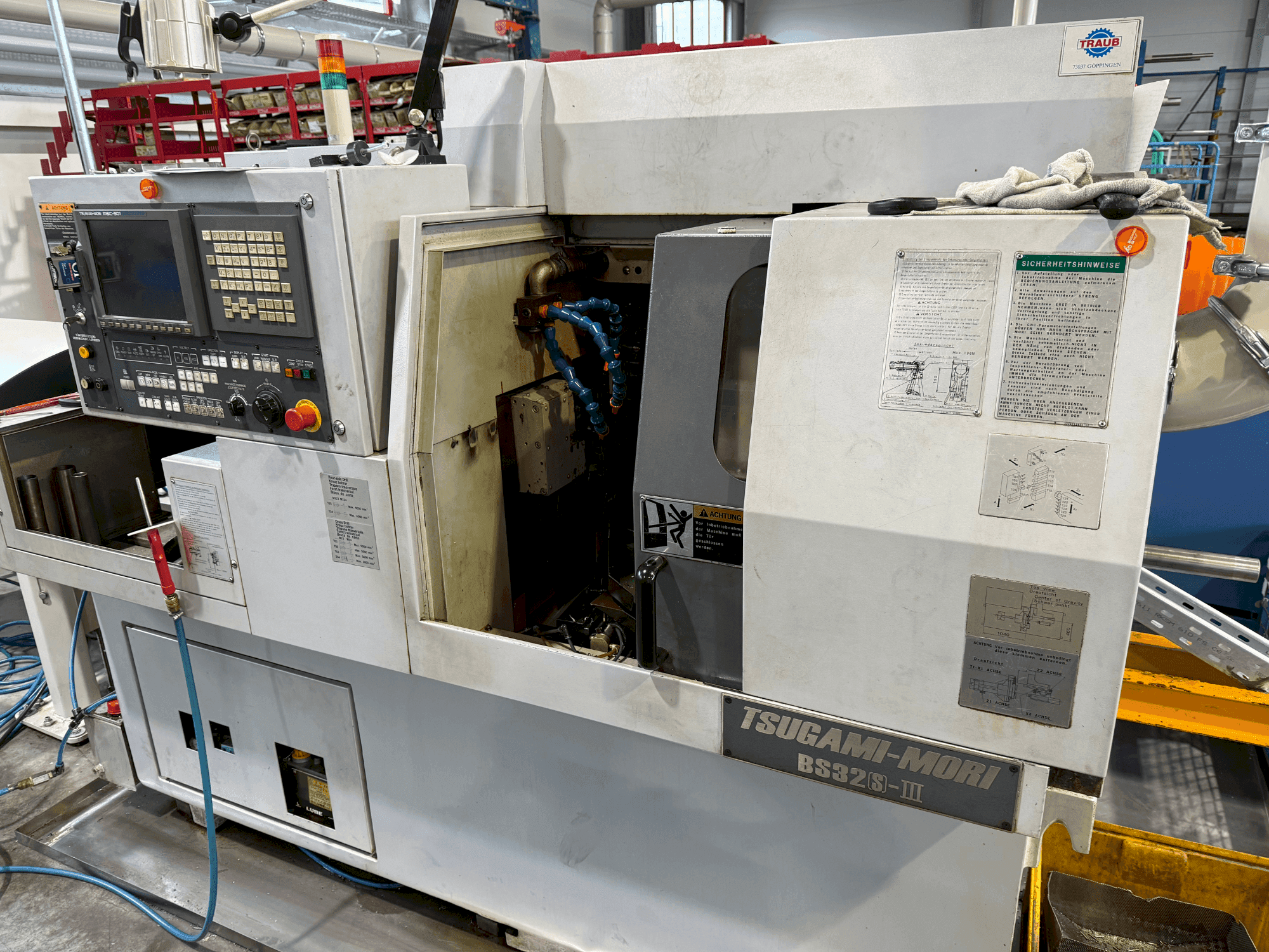 Vista Frontal  da TSUGAMI Mori B32(S)-III  máquina