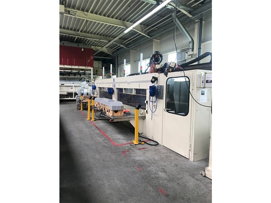 Vista Lateral Direita  da MAKA MROB 60 Jet  máquina