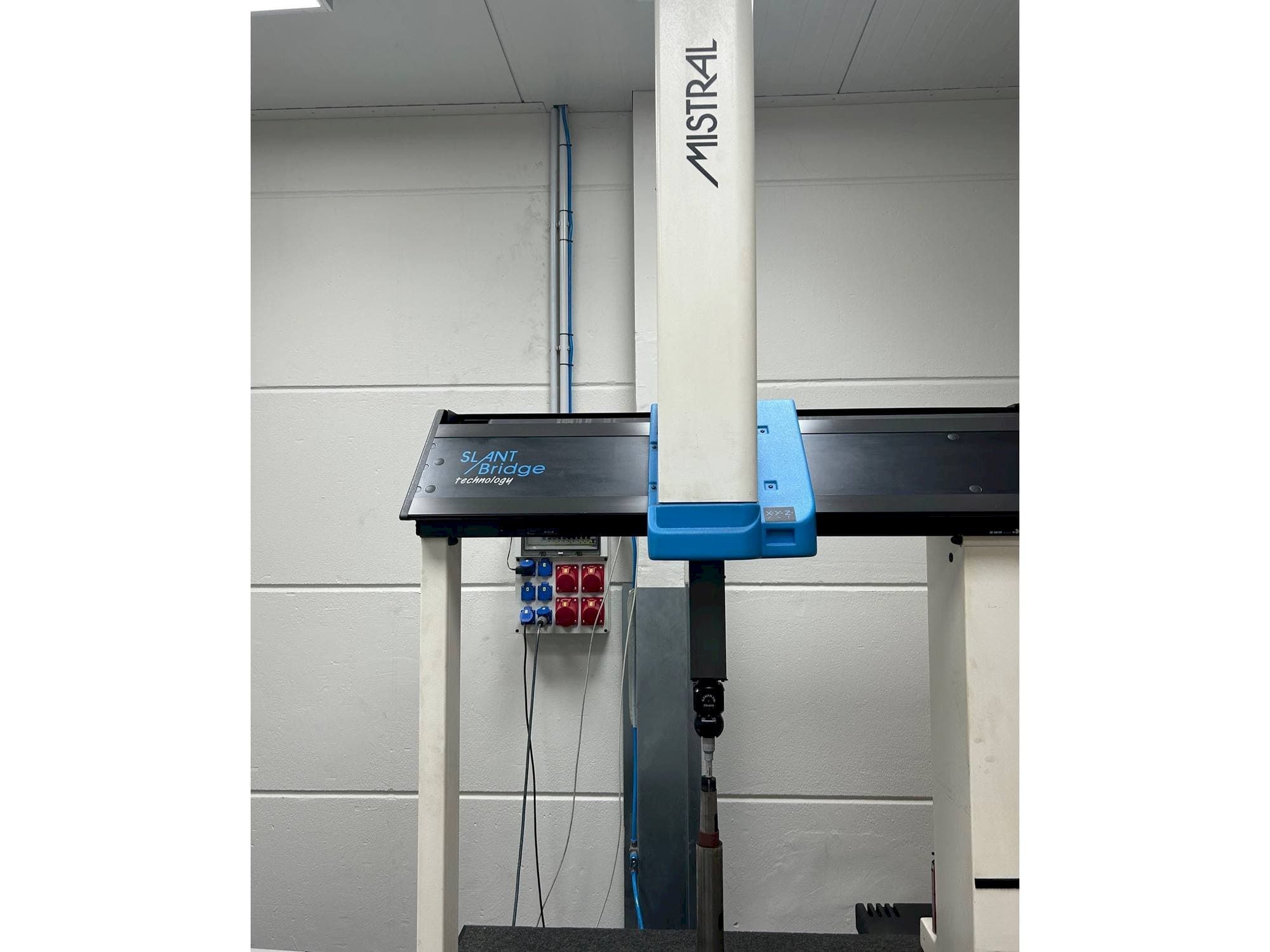 Vista Frontal  da DEA Mistrall  máquina