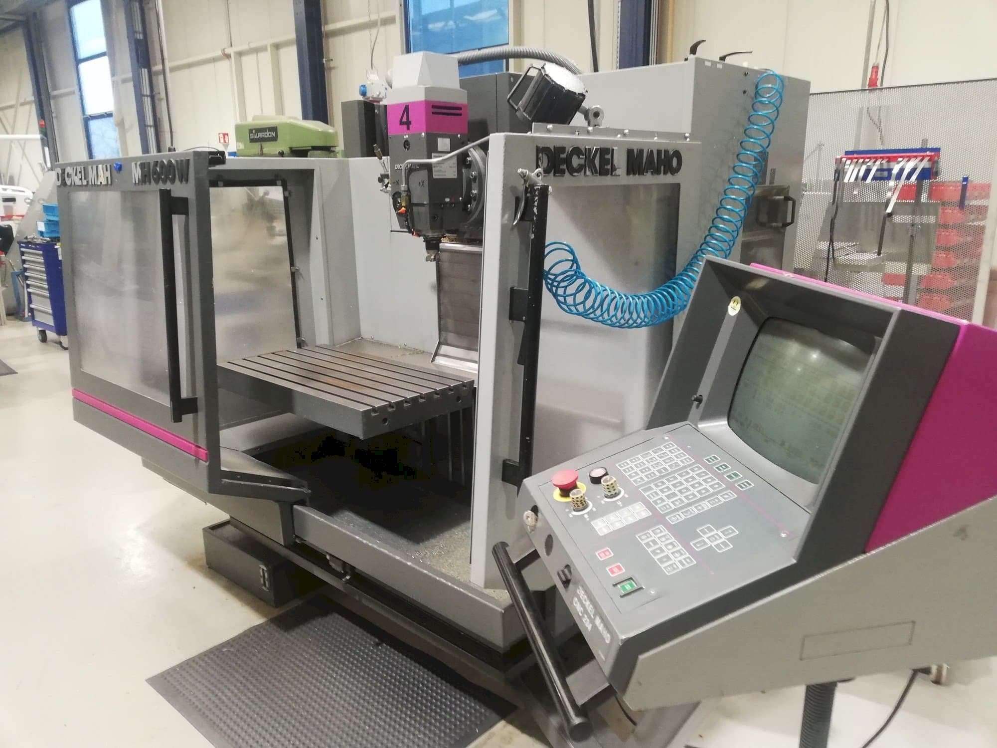 Vista Frontal  da DECKEL MAHO MH 600W  máquina