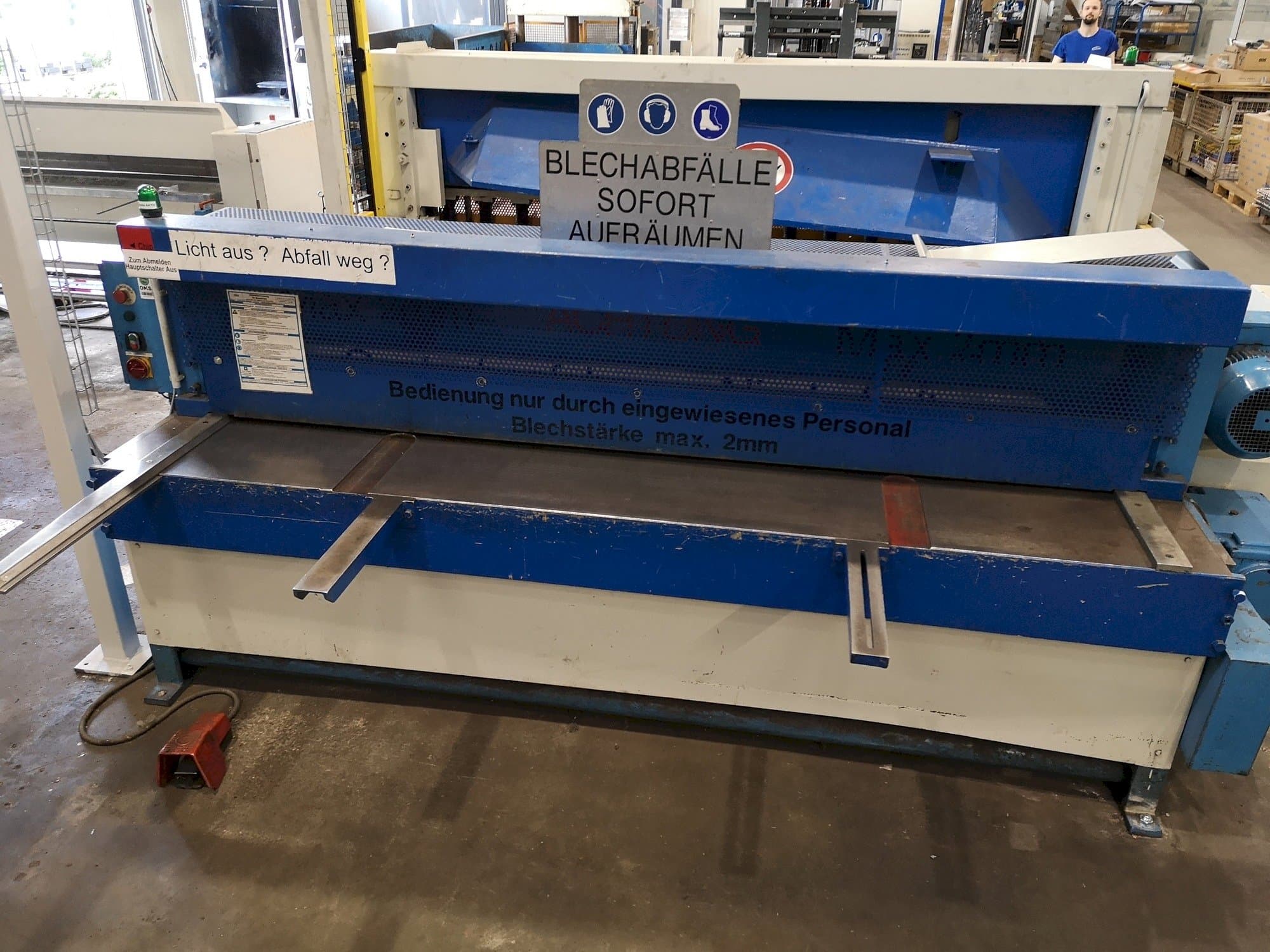 Vista Frontal  da KNUTH KMT 2500/3  máquina