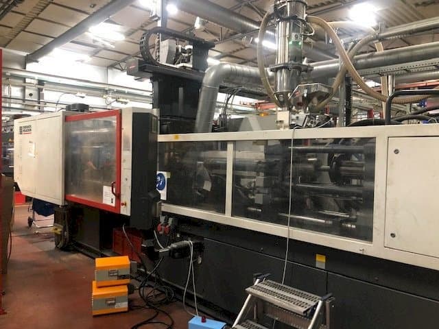 Vista Frontal  da FERROMATIK MILACRON K320  máquina