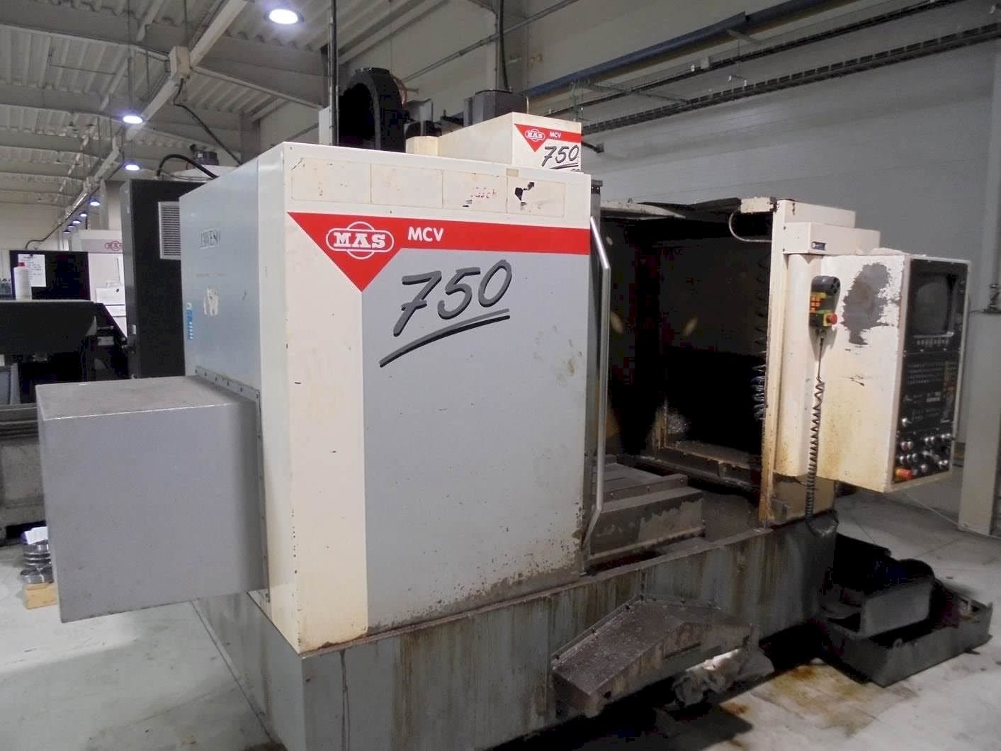 Vista Frontal  da KOVOSVIT MAS MCV 750  máquina