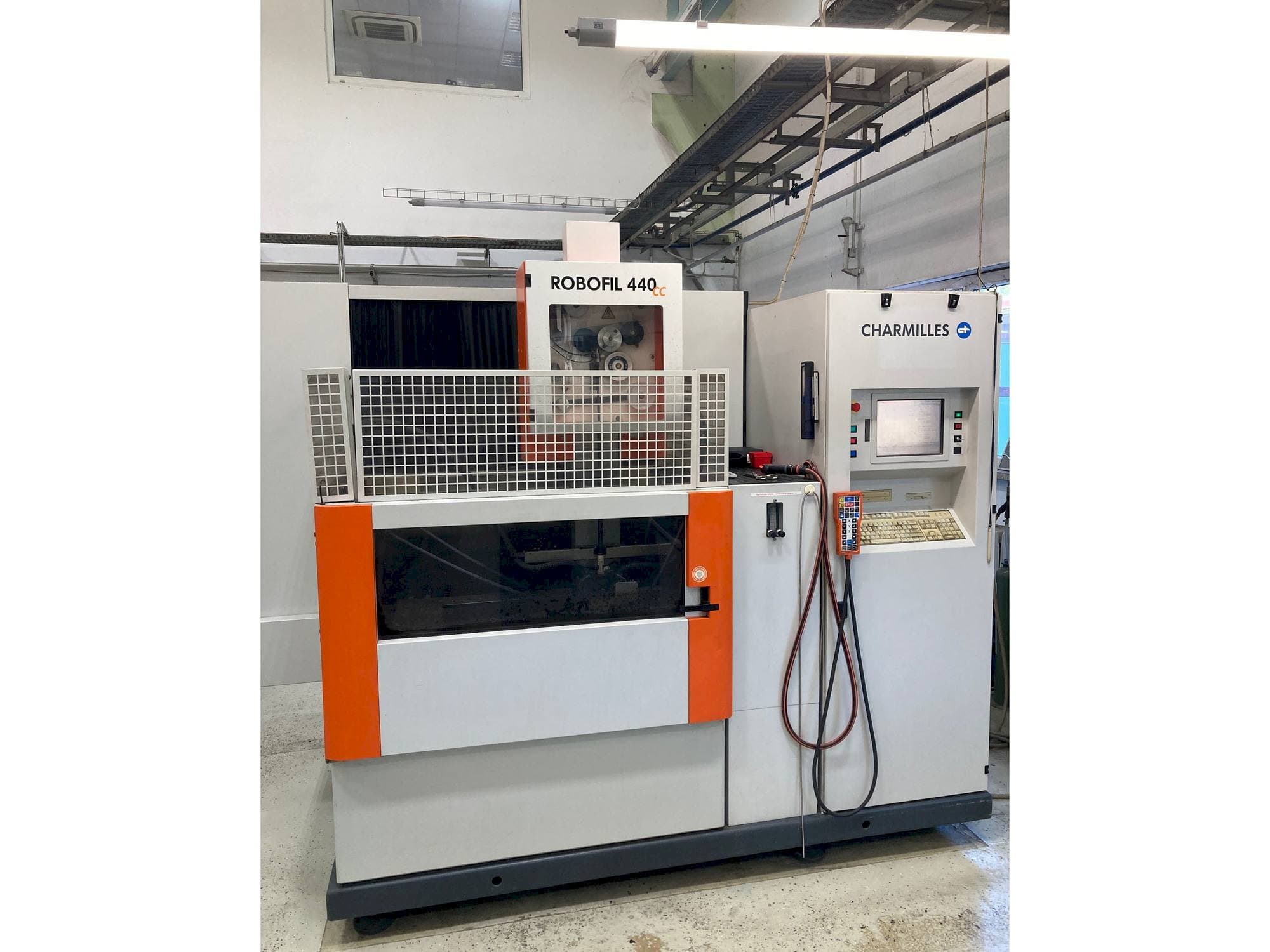 Vista Frontal  da CHARMILLES Robofil 440 CC  máquina