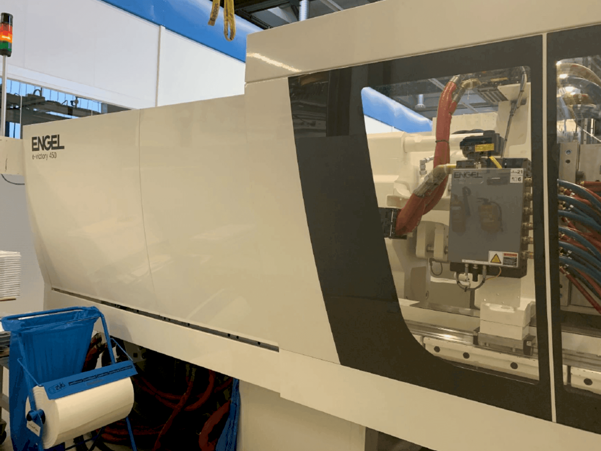 Vista Frontal  da Engel e-Victory 740/450 US  máquina