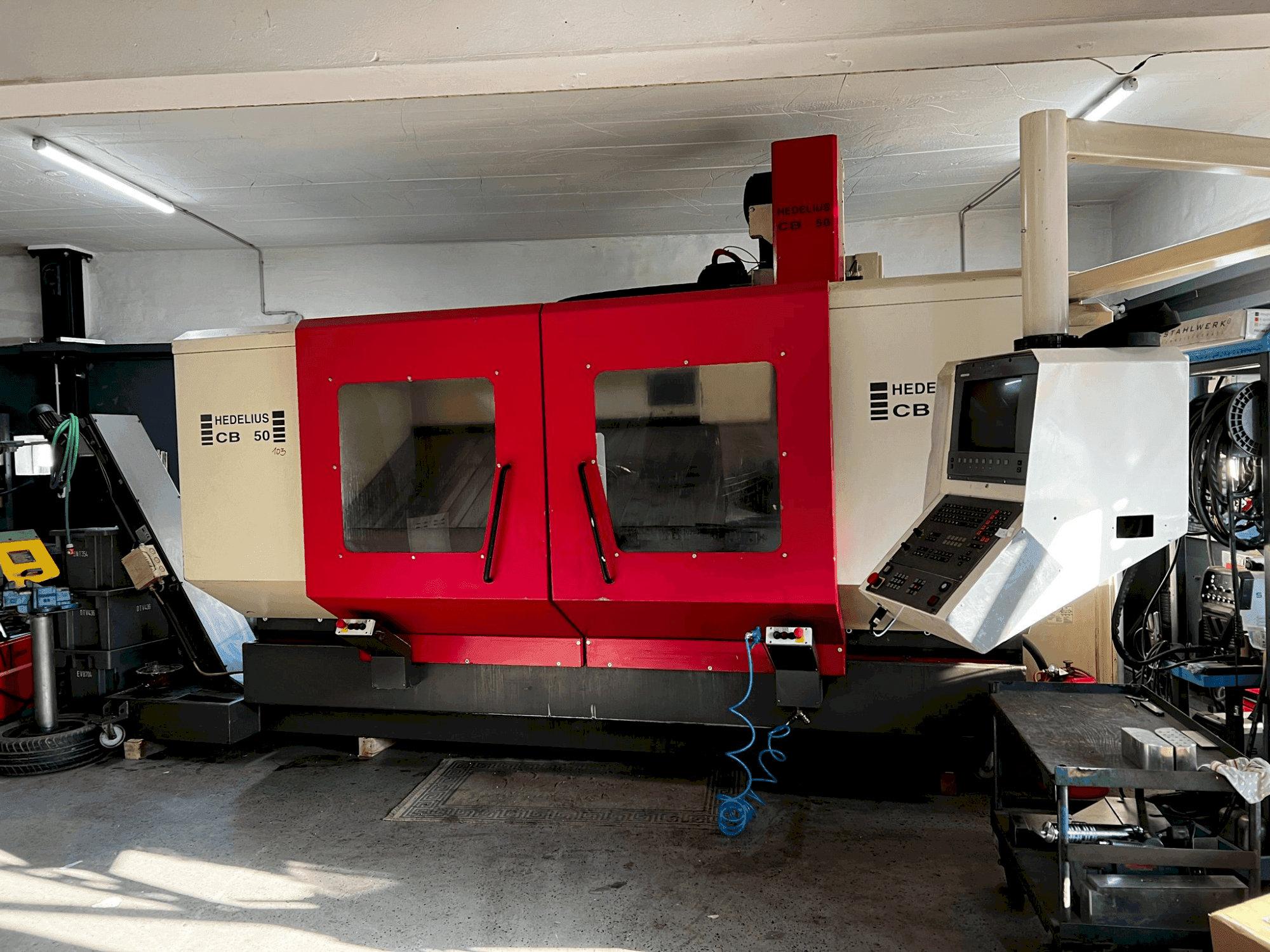 Vista Frontal  da HEDELIUS CB 50  máquina