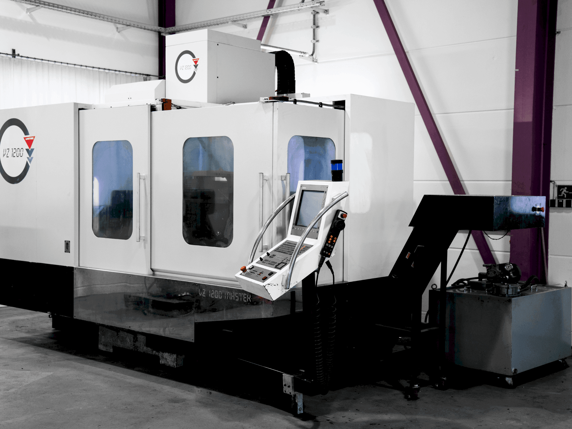 Vista Frontal  da WEMAS VZ 1200  máquina