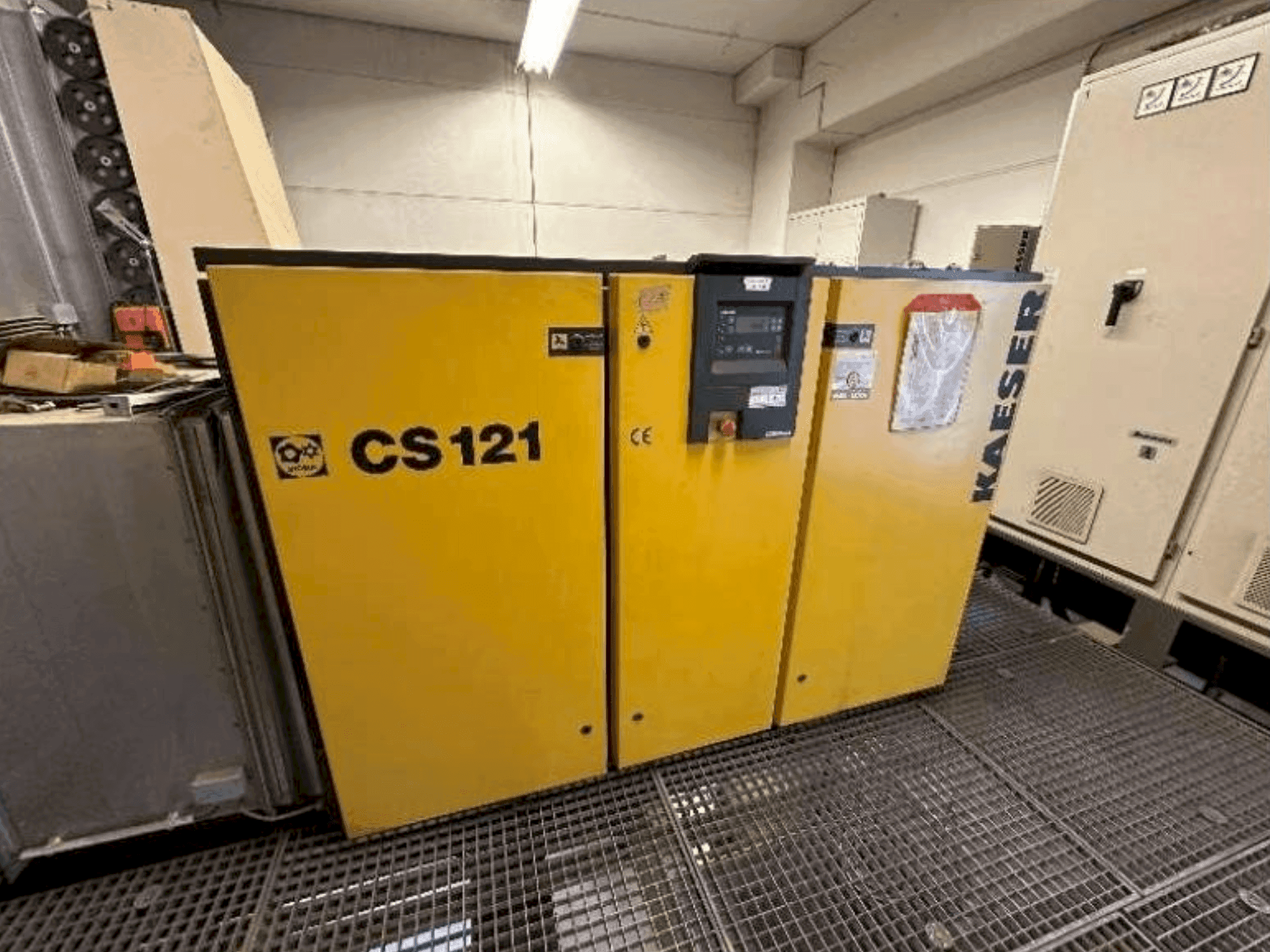 Vista Frontal  da KAESER Compressor System  máquina