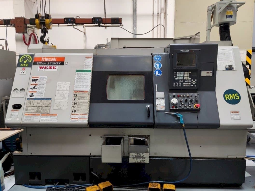 Vista Frontal  da Mazak SQT-250 MSY  máquina