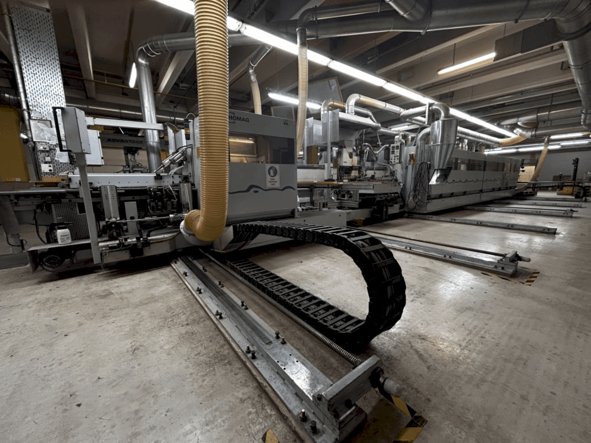 Vista Frontal  da HOMAG WEEKE PROFI KFL20/29/QA/25  máquina