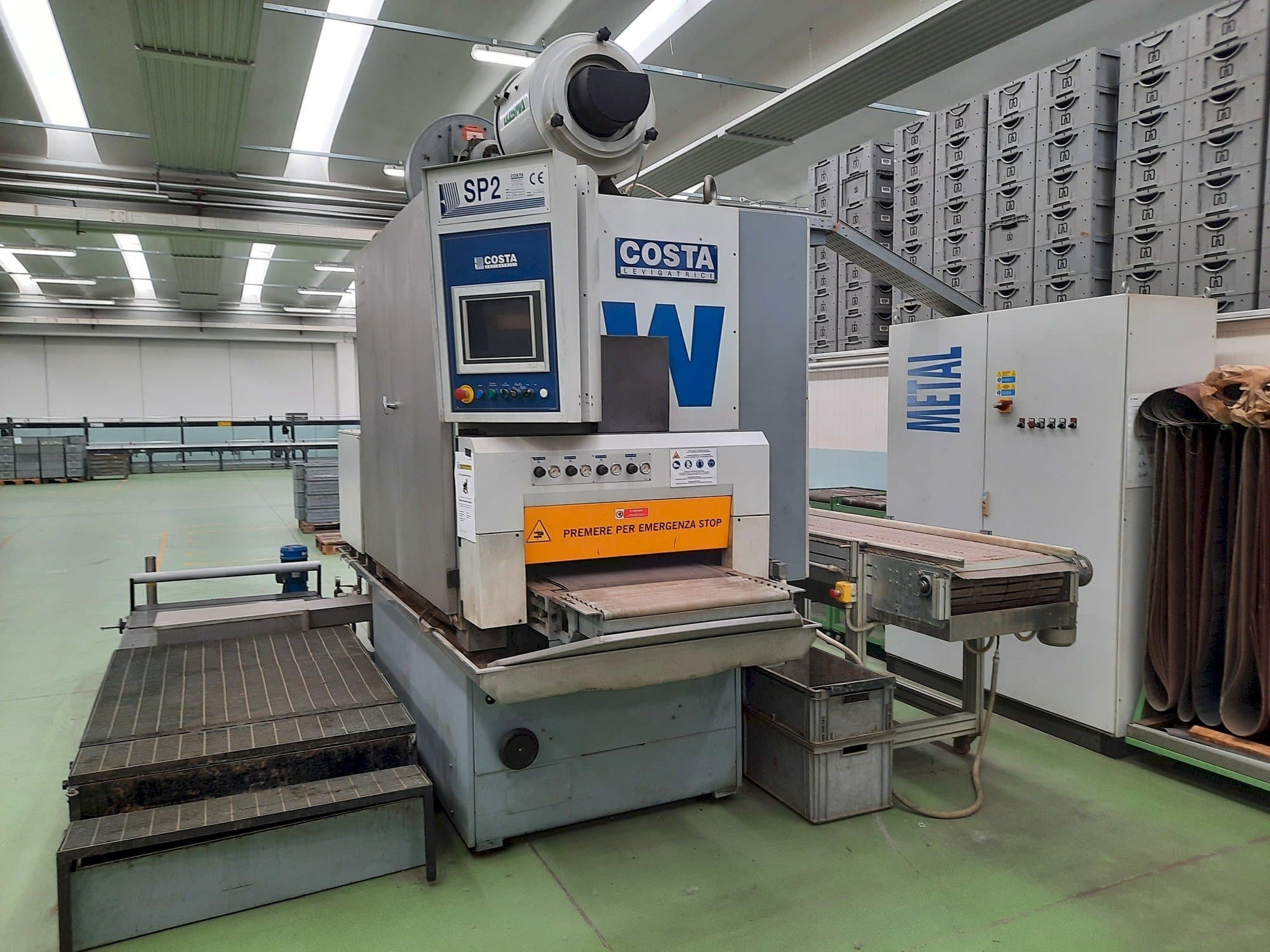 Vista Frontal  da Costa CCCC 600  máquina