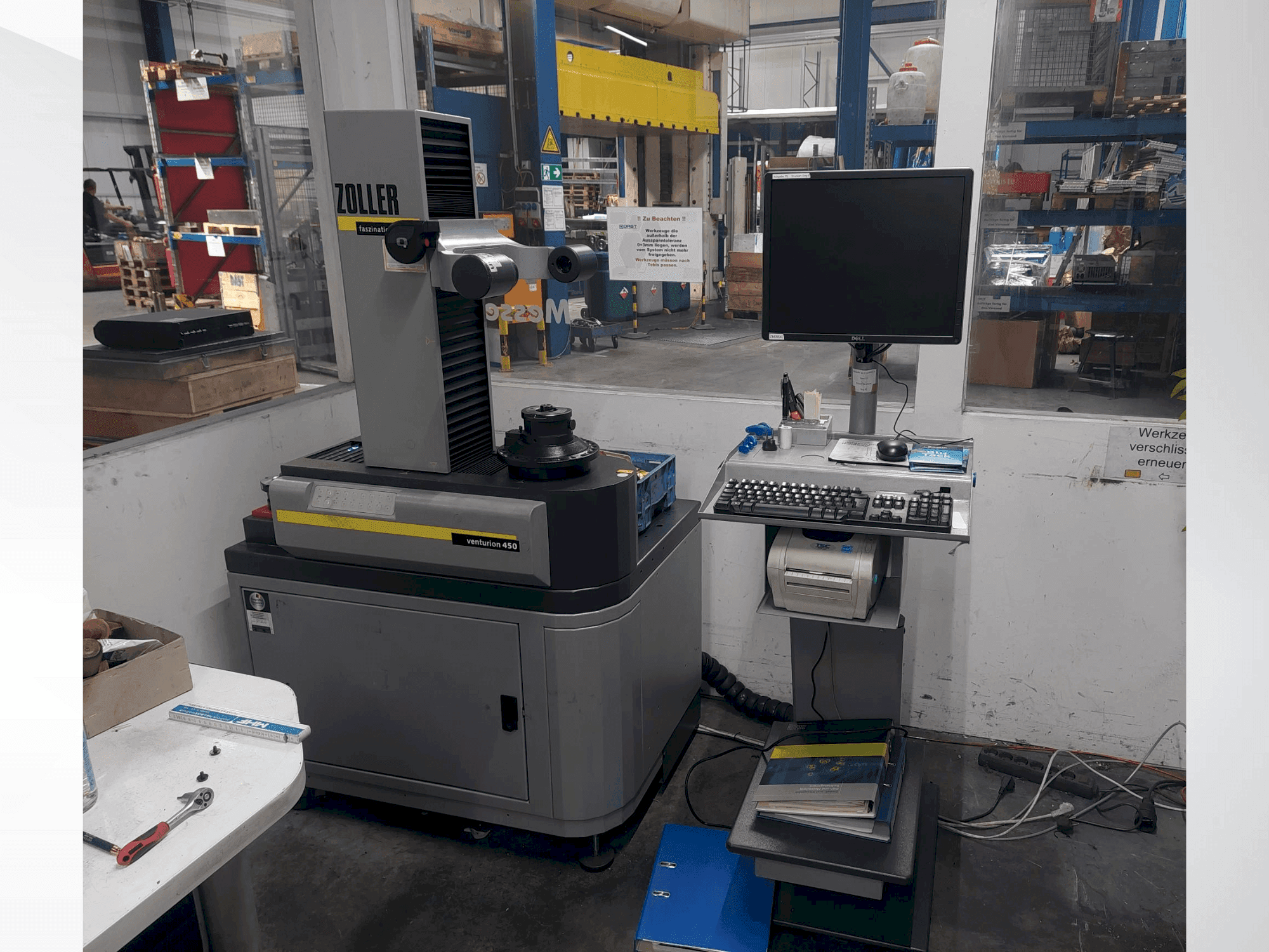 Vista Frontal  da Zoller venturion 450  máquina