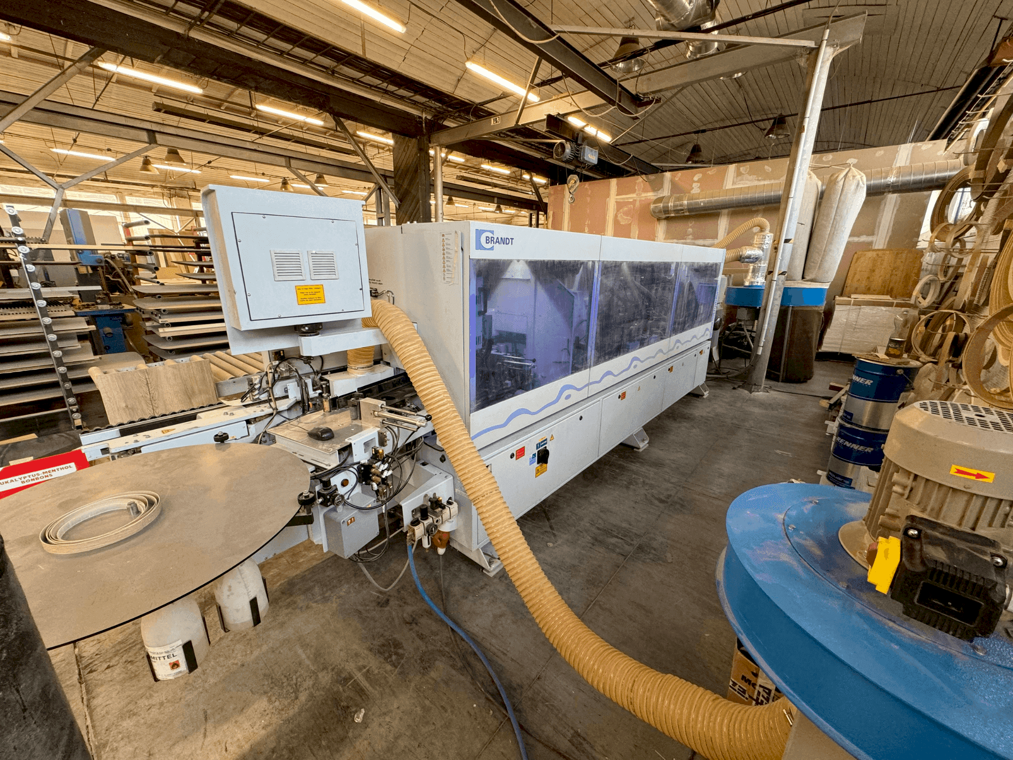 Vista Frontal  da HOMAG Brandt KDF 650  máquina