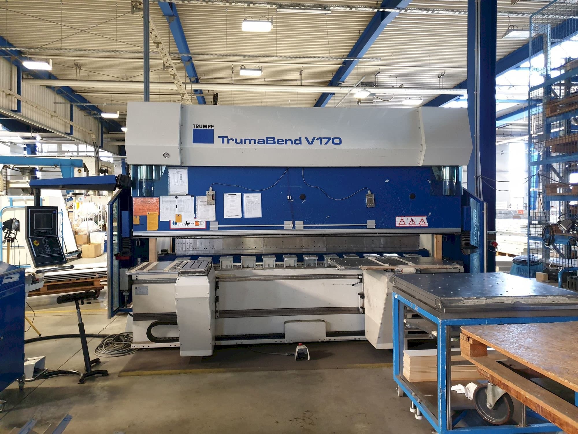 Vista Frontal  da Trumpf TrumaBend V170  máquina