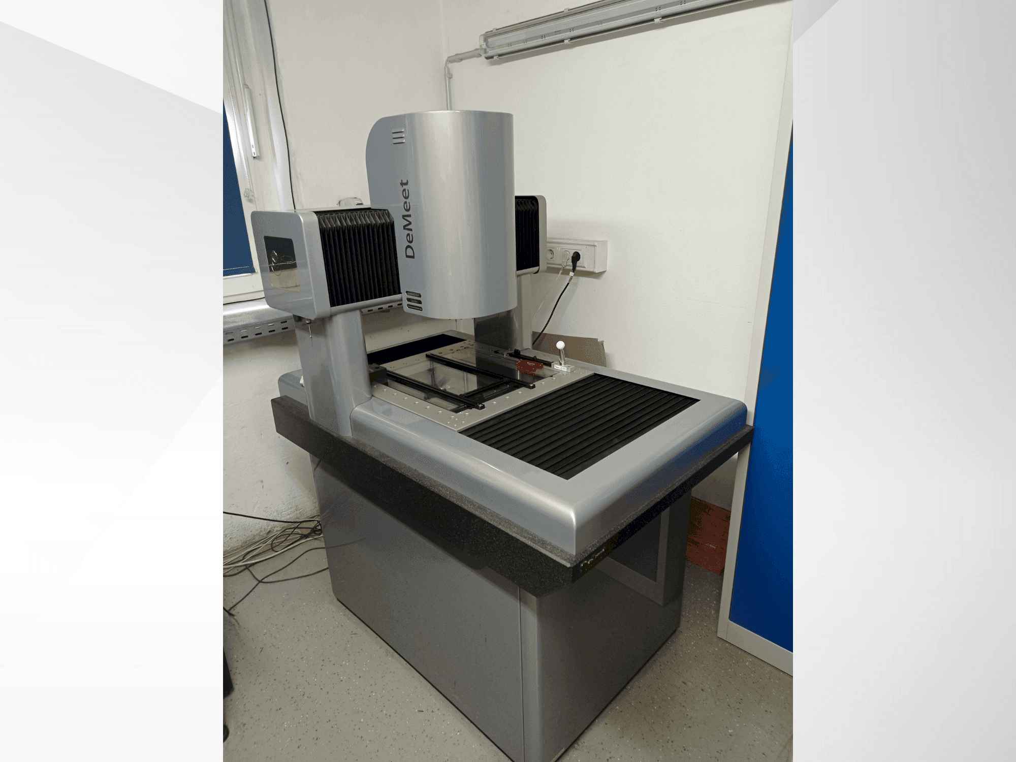 Vista Frontal  da SCHUT DeMeet 404  máquina