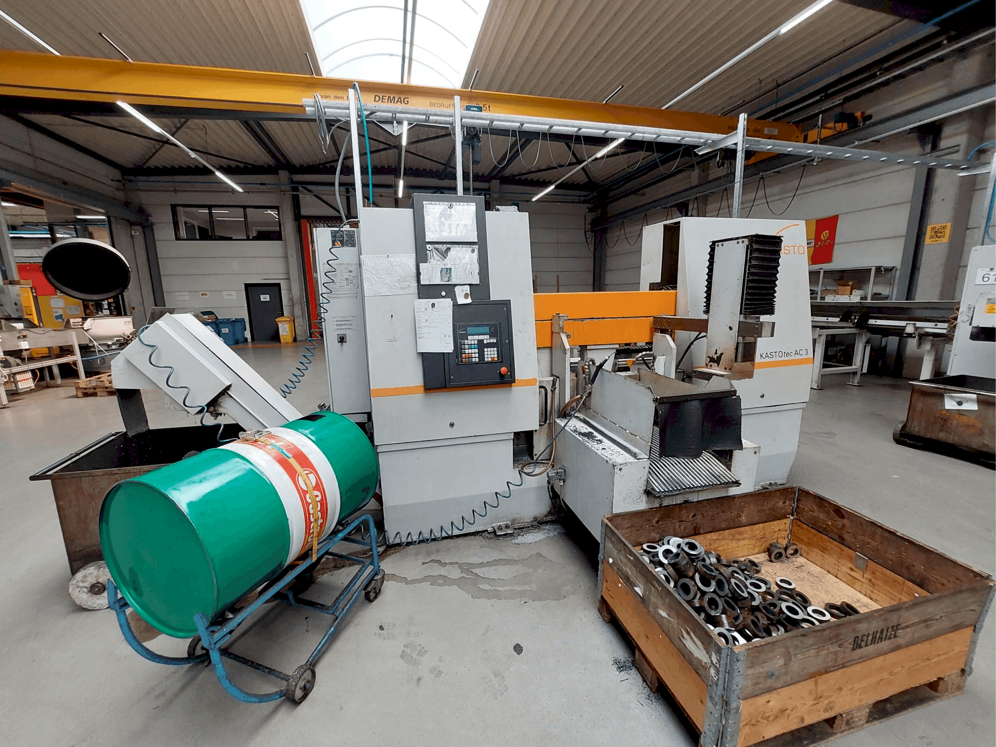 Vista Frontal  da KASTO tec A3  máquina