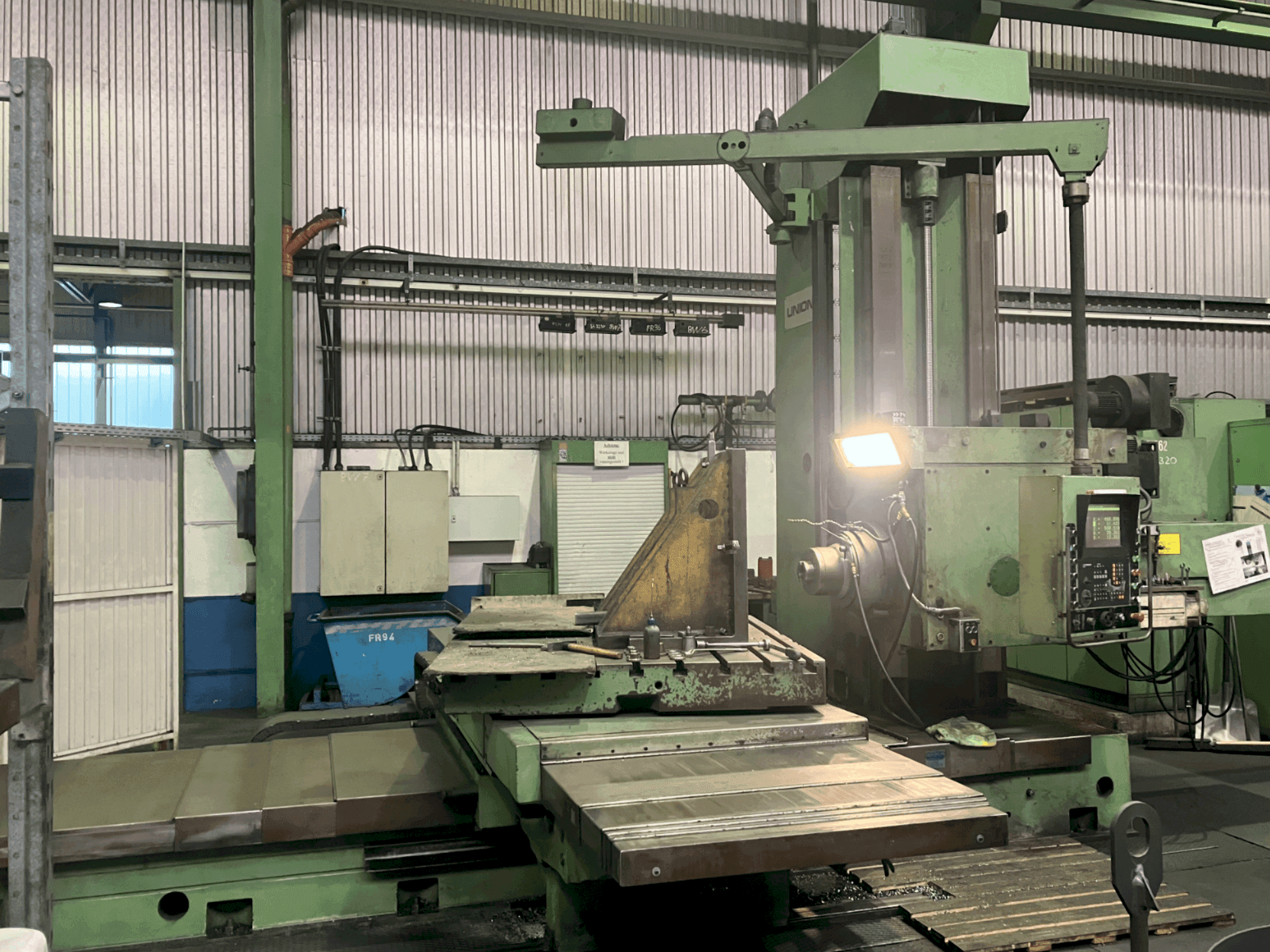 Vista Frontal  da UNION BFT 110 NC  máquina