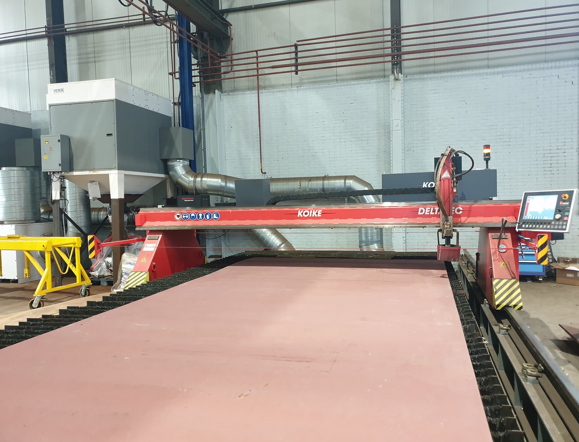 Vista Frontal  da KOIKE DELTATEC 4000  máquina