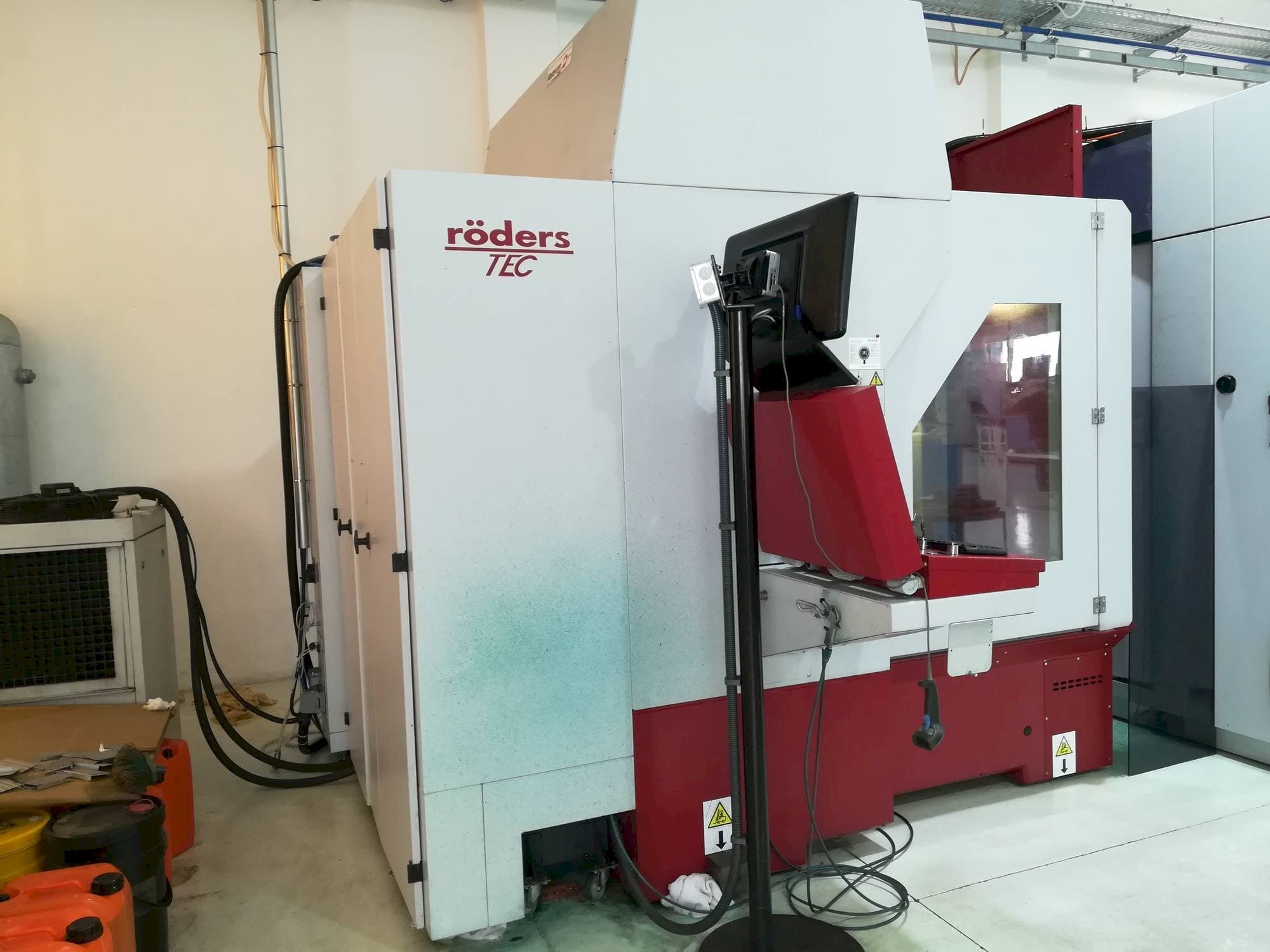 Vista Frontal  da Röders RXP 801  máquina