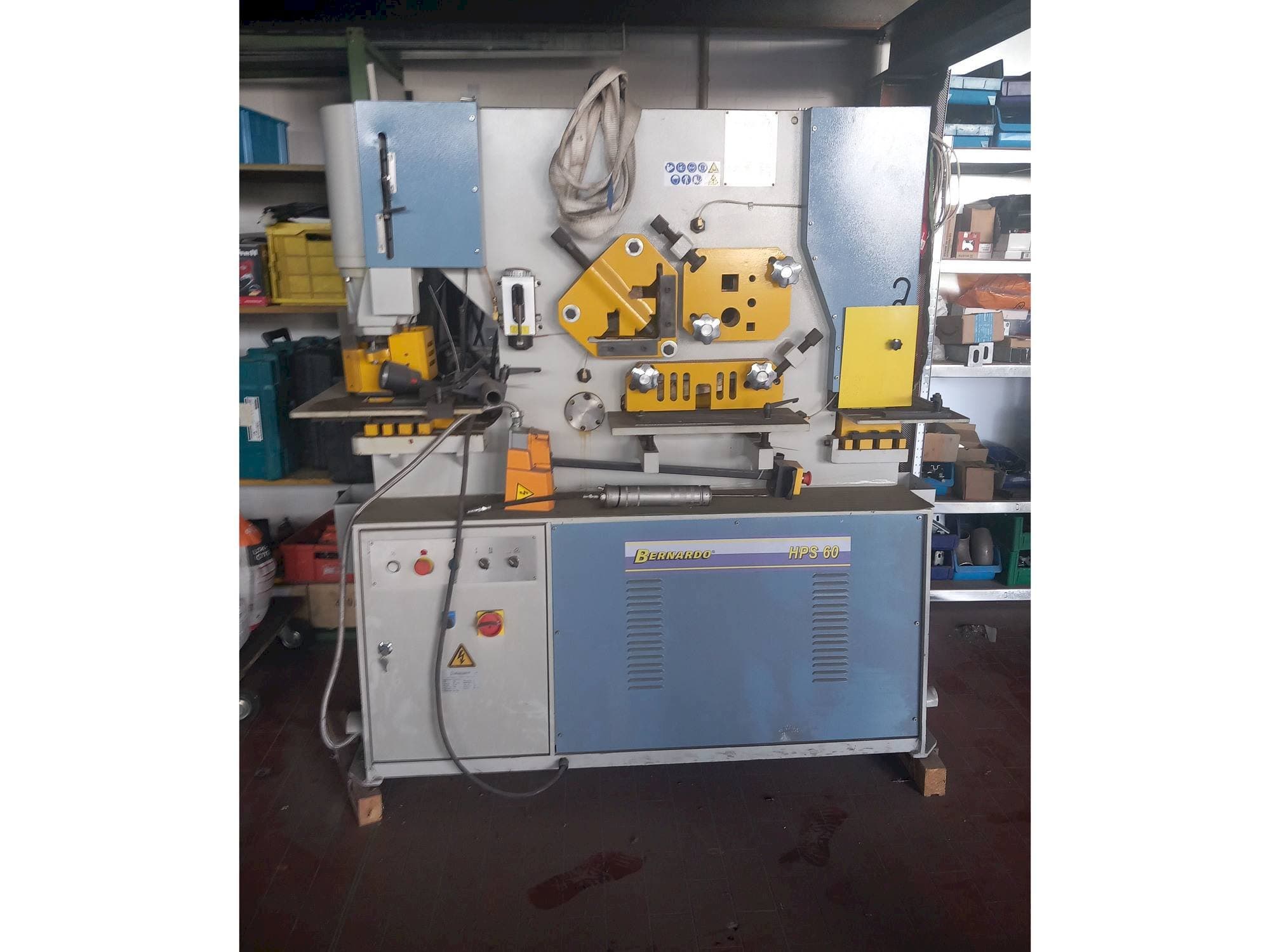 Vista Frontal  da Bernardo HPS 60  máquina